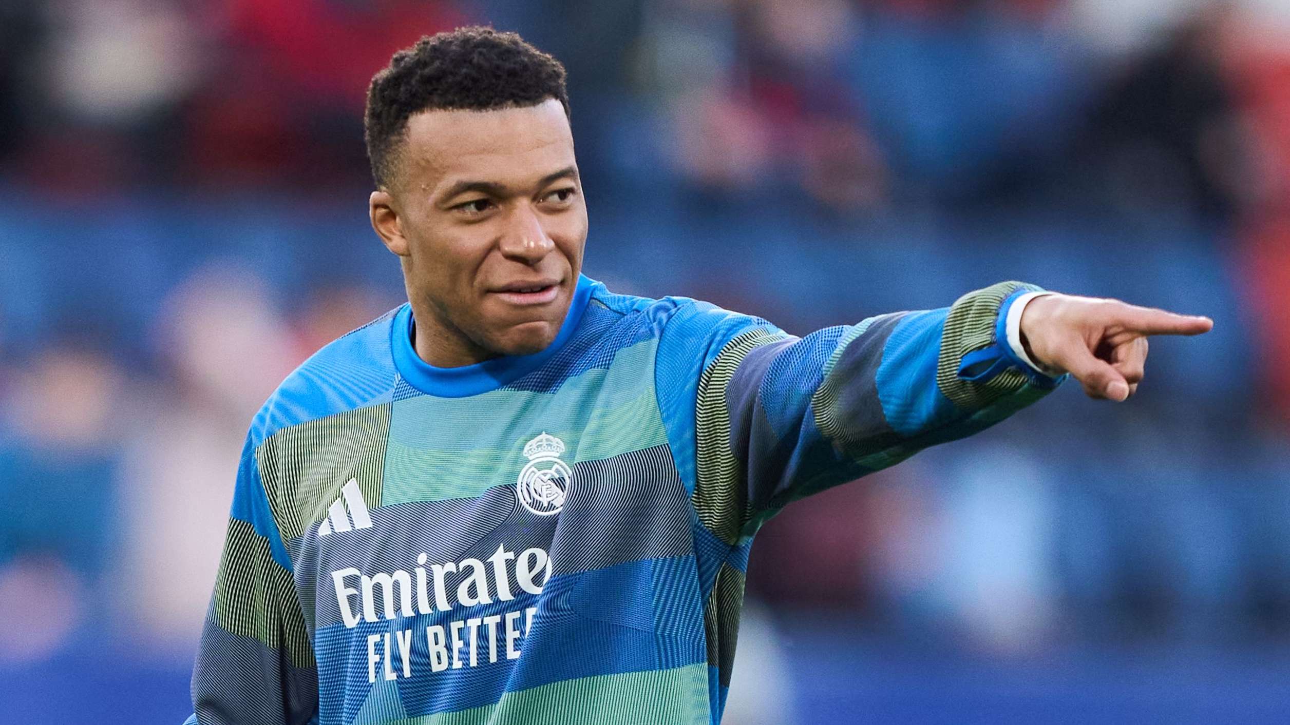 بسيارة متواضعة.. مبابي يثير الجدل في باريس وترقب لموقفه من موقعة مانشستر سيتي