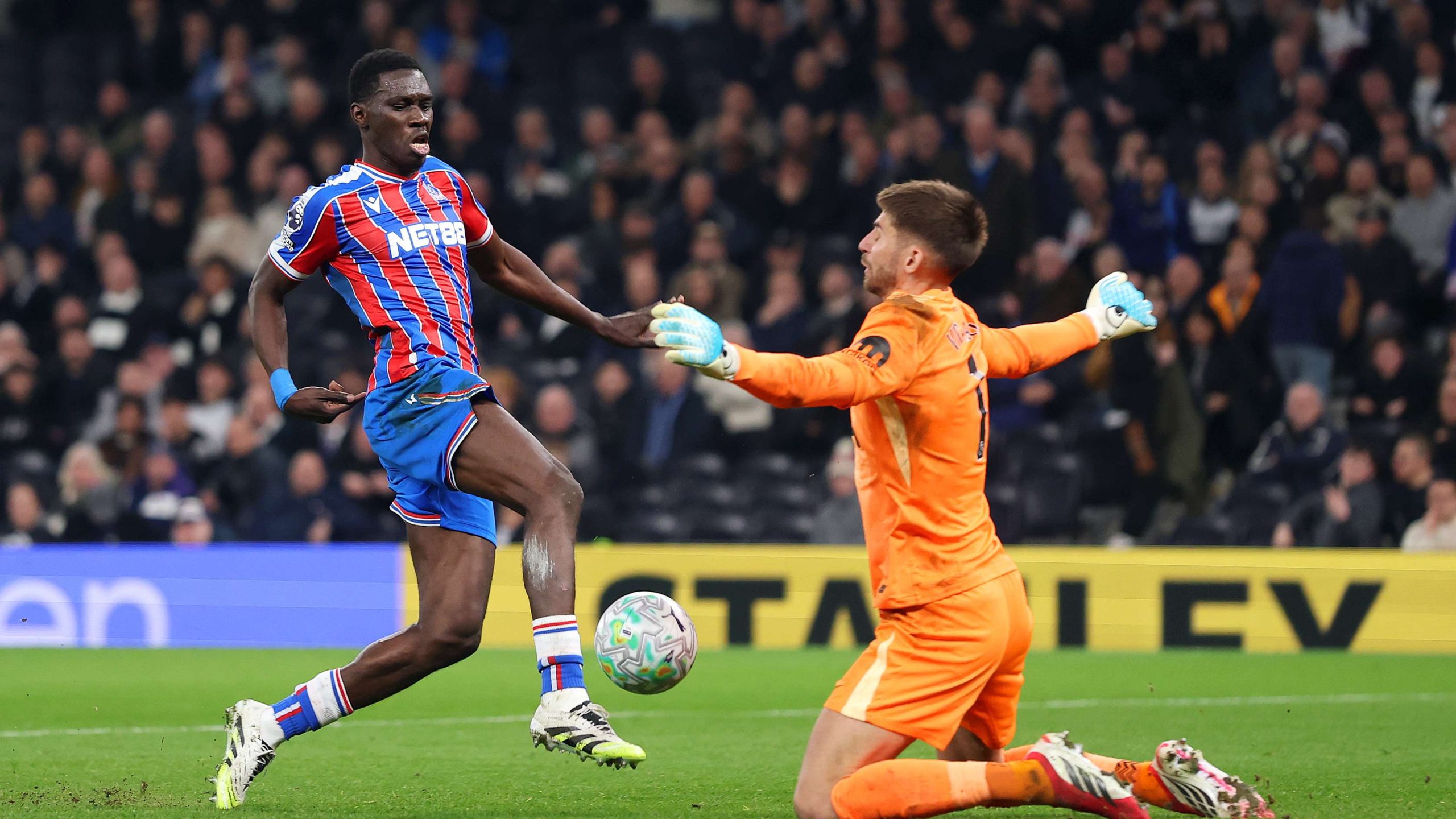 زلزال في لندن.. كريستال بالاس يُغرق توتنهام في “دوامة الهبوط” بالدوري الإنجليزي