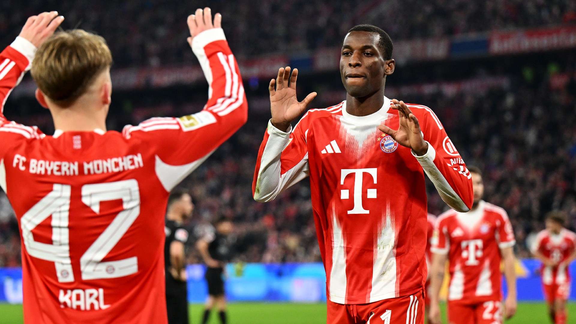 بايرن ميونخ يكتسح مونشنجلادباخ برباعية ويبتعد بصدارة البوندسليجا قبل موقعة أتالانتا