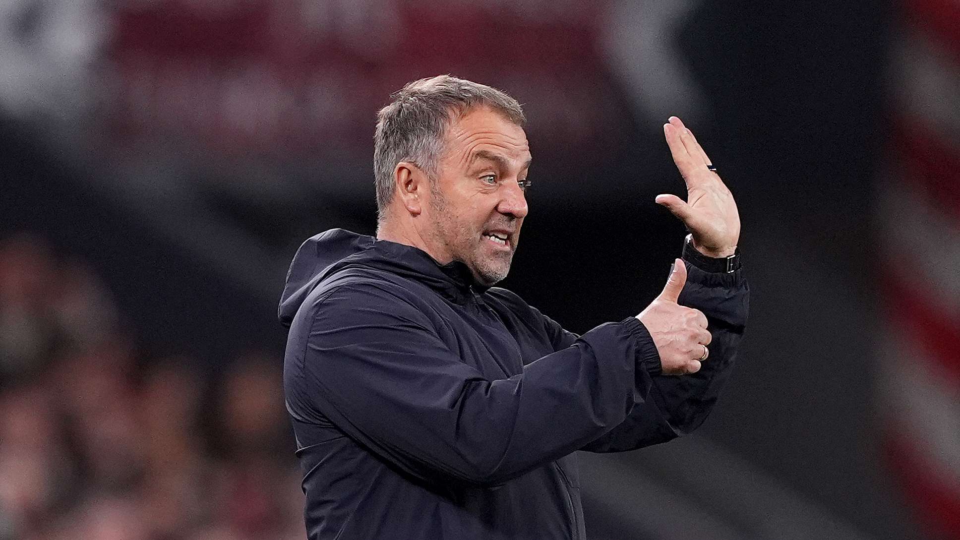 فدائية في “سان ماميس”.. نجم برشلونة الشاب يتحدى القيء لإنقاذ مخططات فليك