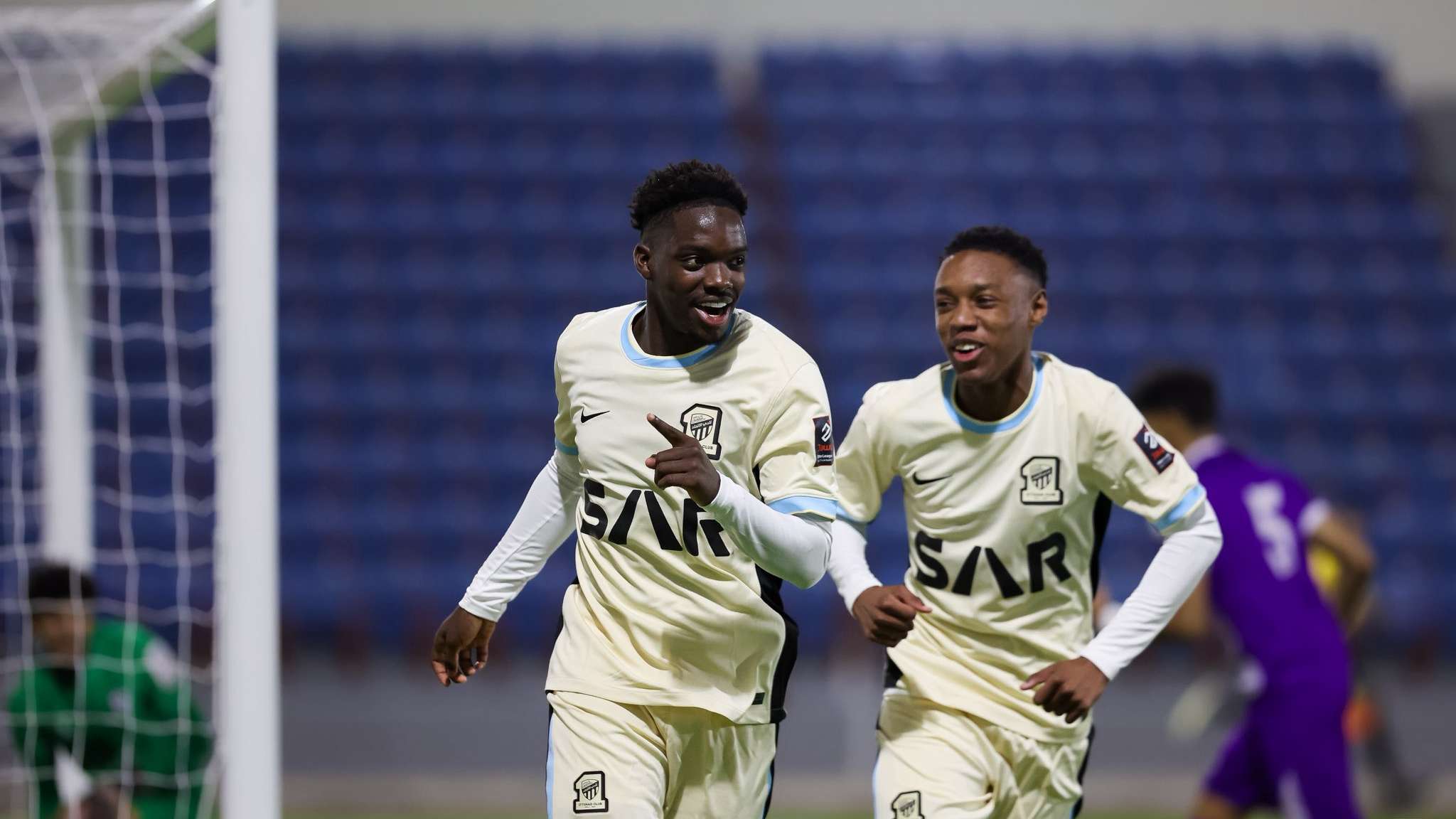 طلال حاجي يكتب التاريخ بقميص الاتحاد في ليلة “دبل هاتريك” استثنائية