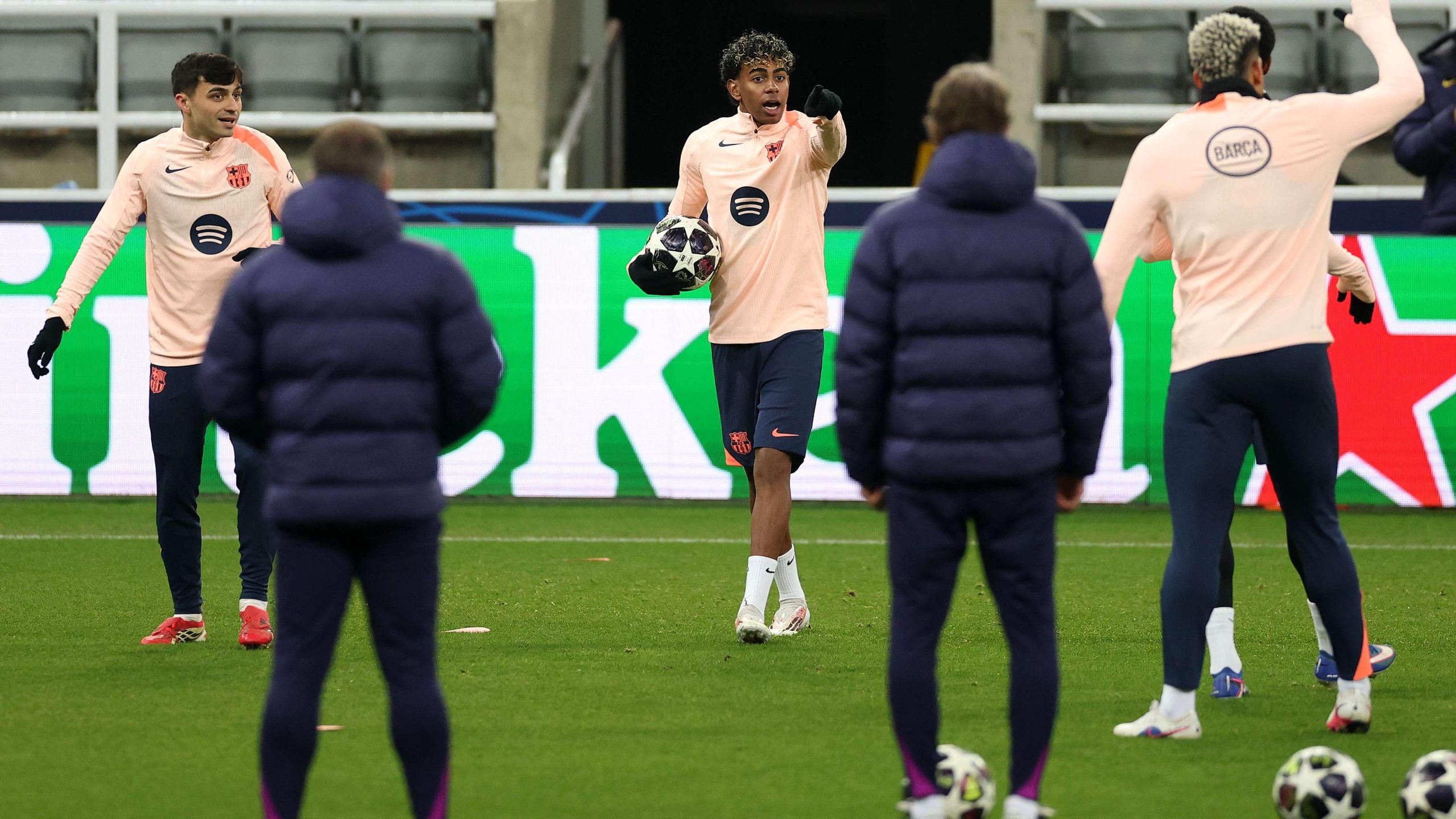 بالفيديو.. وفاء “كتيبة” فليك يسبق صدام نيوكاسل في دوري أبطال أوروبا