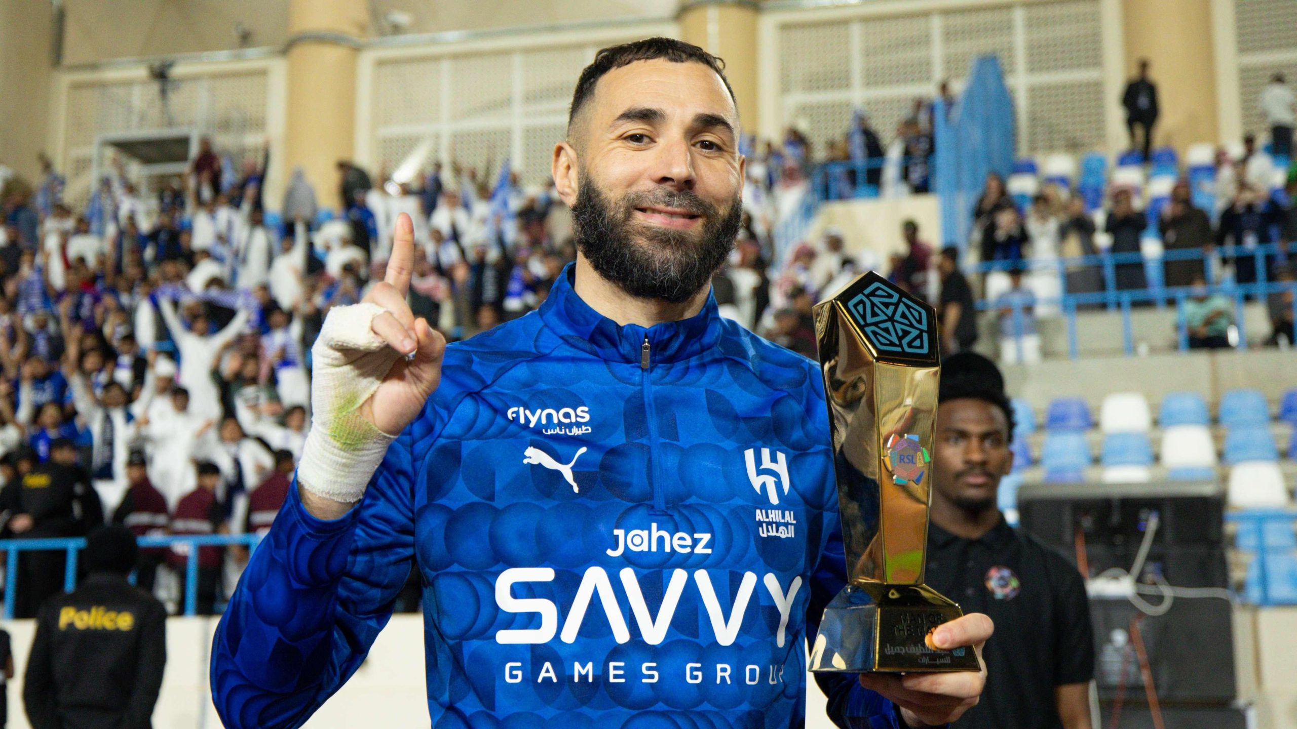 بنزيما يشعل كلاسيكو السلة في السعودية: النمور تصفع الأهلي وتهدي اللقب للعلا