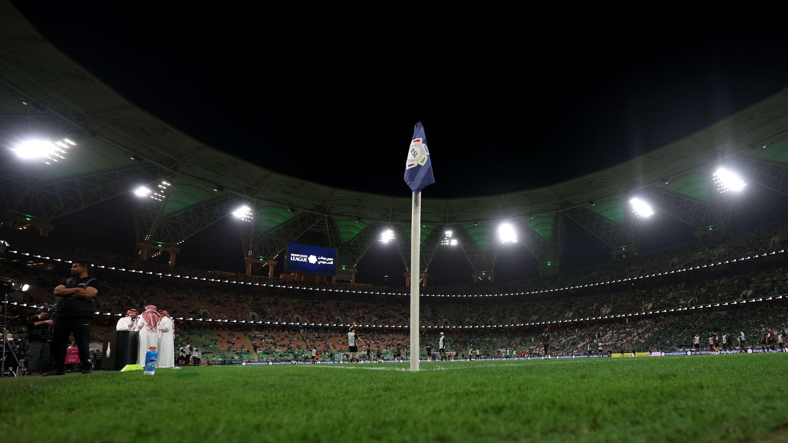 اختيار صادم من أحمد عطيف: مدرب القادسية يتفوق على عمالقة روشن