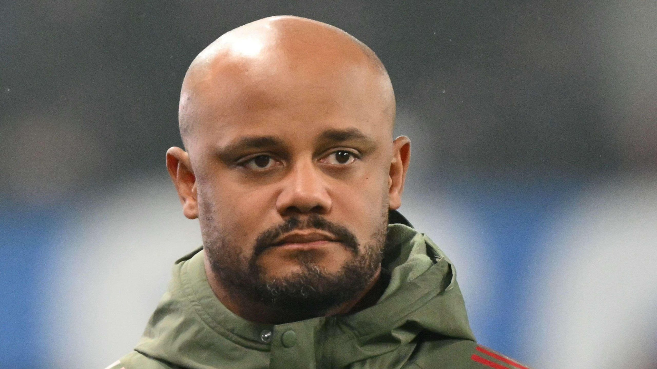 فينسنت كومباني يكشف موقفه من ‘صراع العمالقة’ بين ريال مدريد ومانشستر سيتي