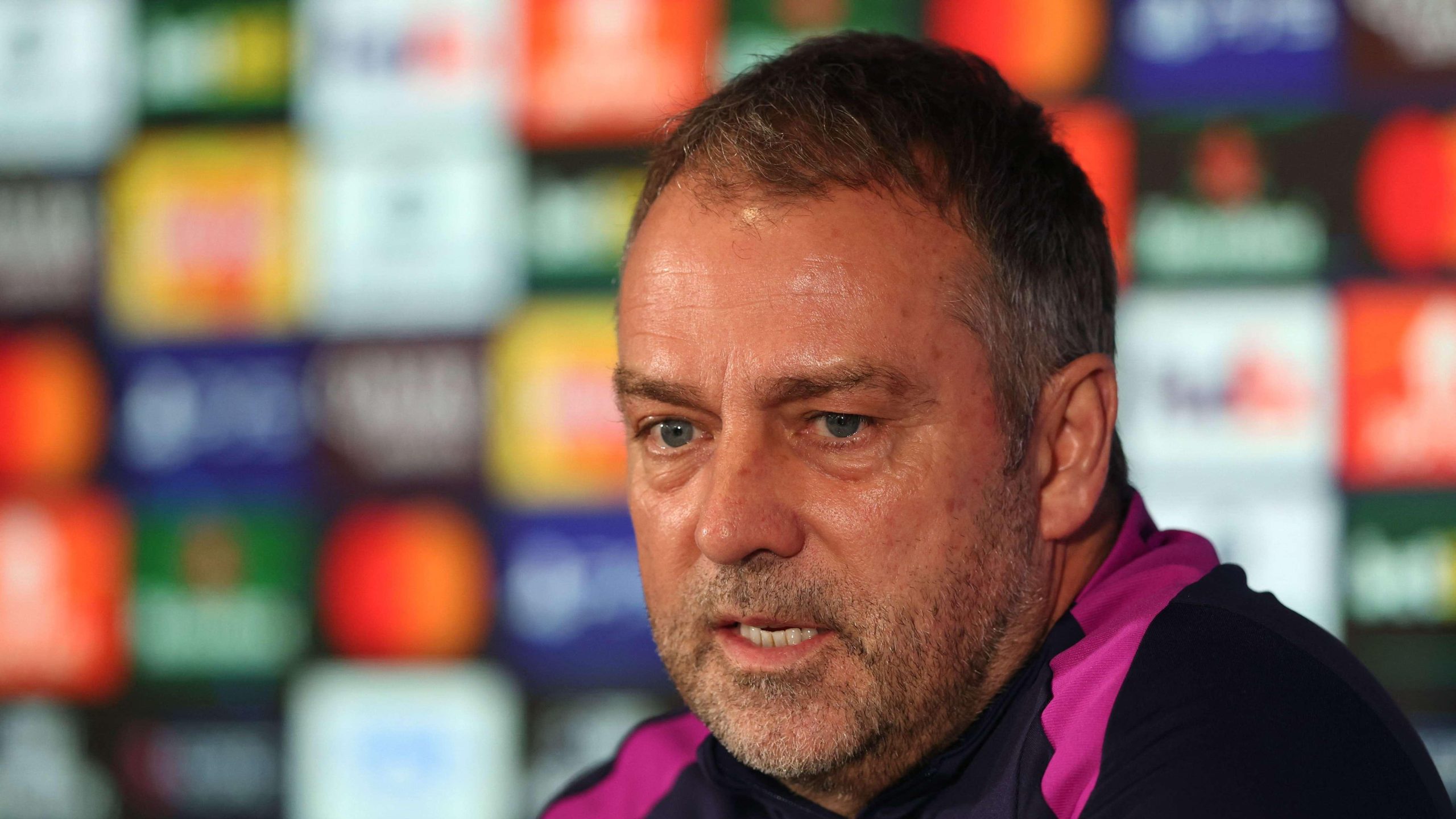 فليك: لا نخشى صيام ليفاندوفسكي وتوريس.. وسنحسم مصير يامال لاحقا