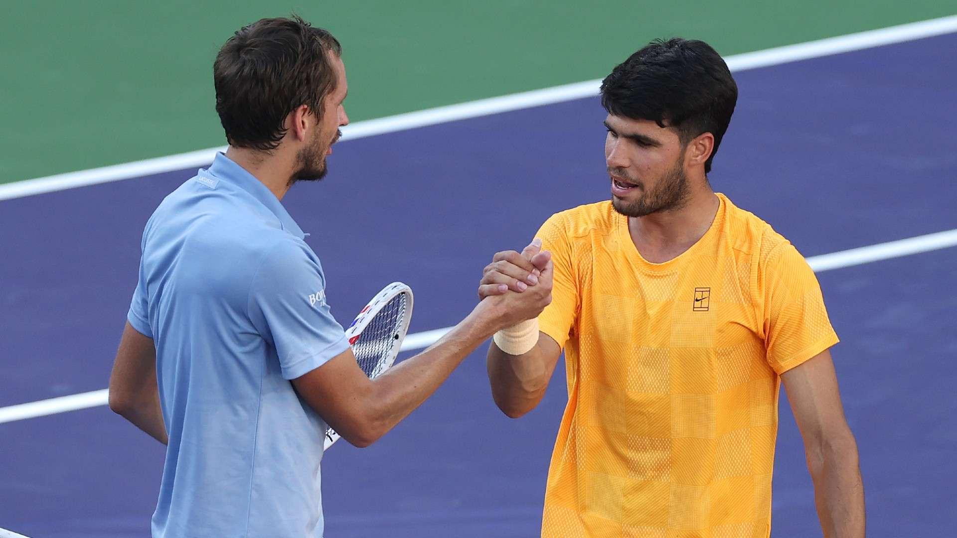 صدمة إنديان ويلز: ميدفيديف ينهي سلسلة ألكاراز الخارقة بتنس خيالي