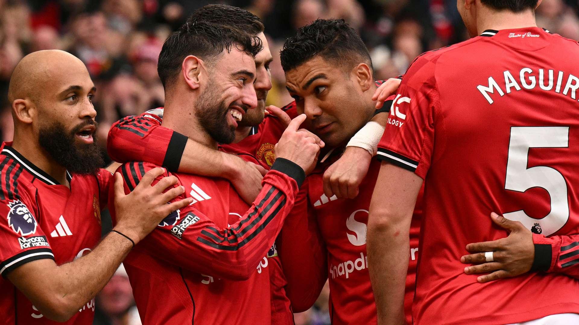 بالفيديو مانشستر يونايتد يُحكم قبضته على المركز الثالث بثلاثية مدوية أمام أستون فيلا