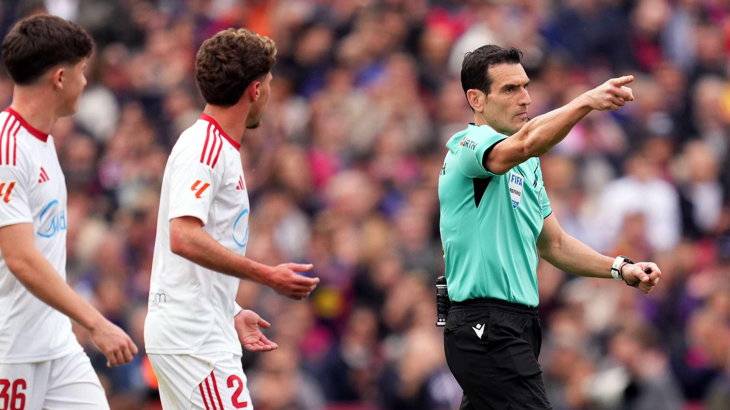 جدل التحكيم في سهرة برشلونة وإشبيلية: هل كانت قرارات الحكم عادلة أم مجاملة؟