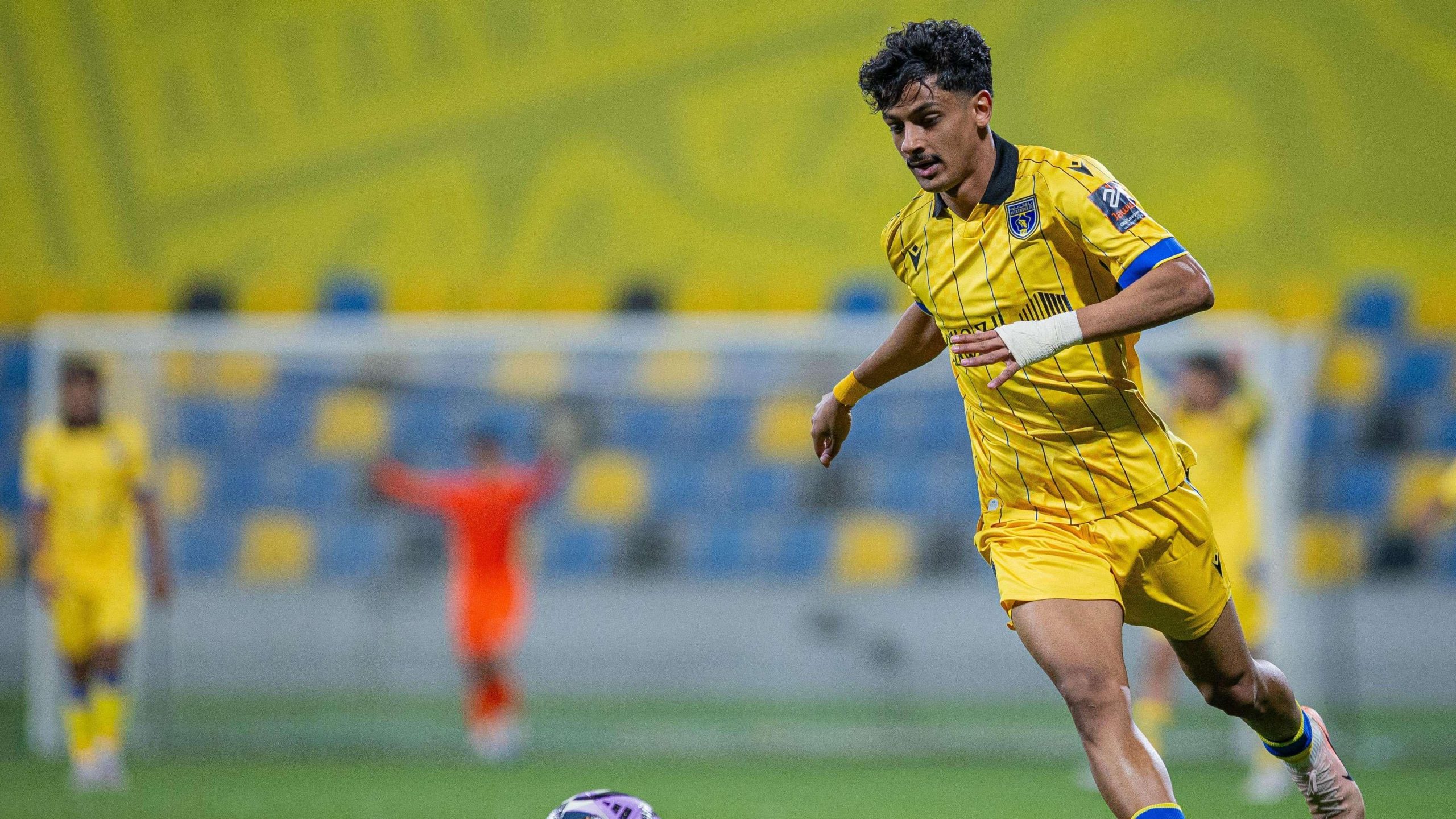 باسم العريني يُلهب دوري جوّي للنخبة بثلاثية تاريخية ويُحكم قبضة التعاون على الصدارة