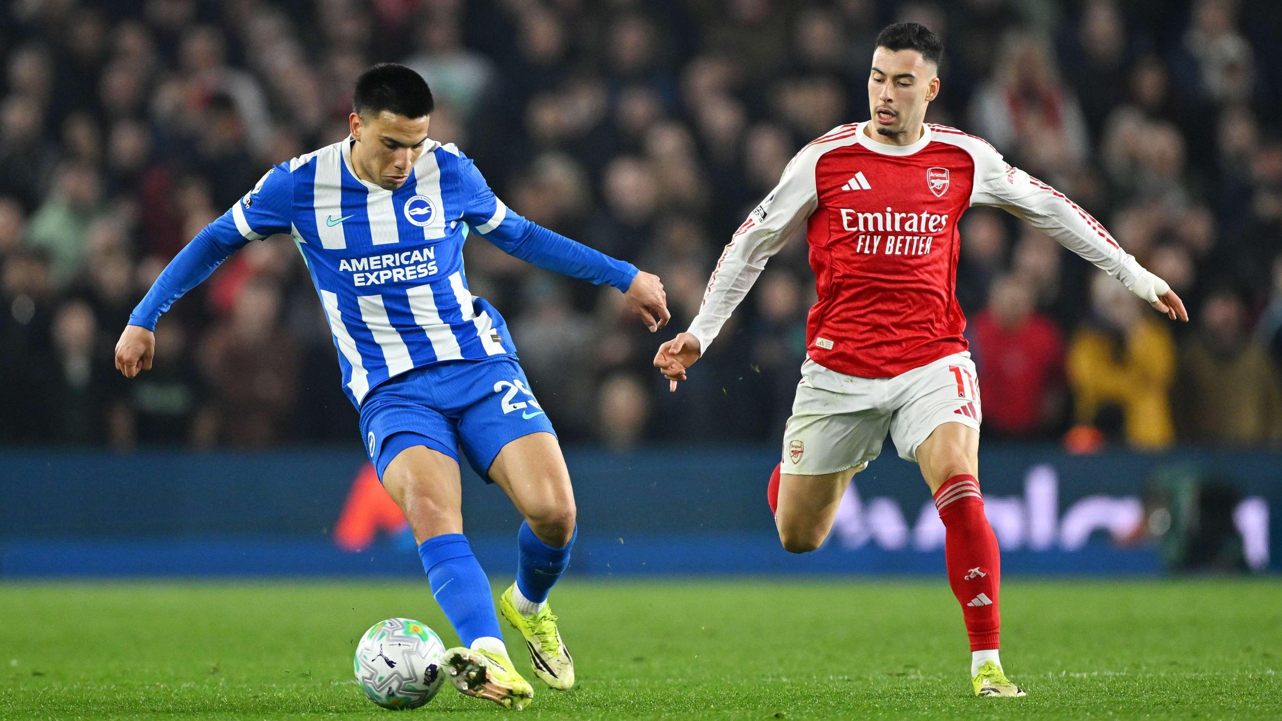 زلزال تحكيمي يهز البريميرليج: رابطة الدوري تعترف بخطأ VAR فادح منح آرسنال فوزاً مثيراً!