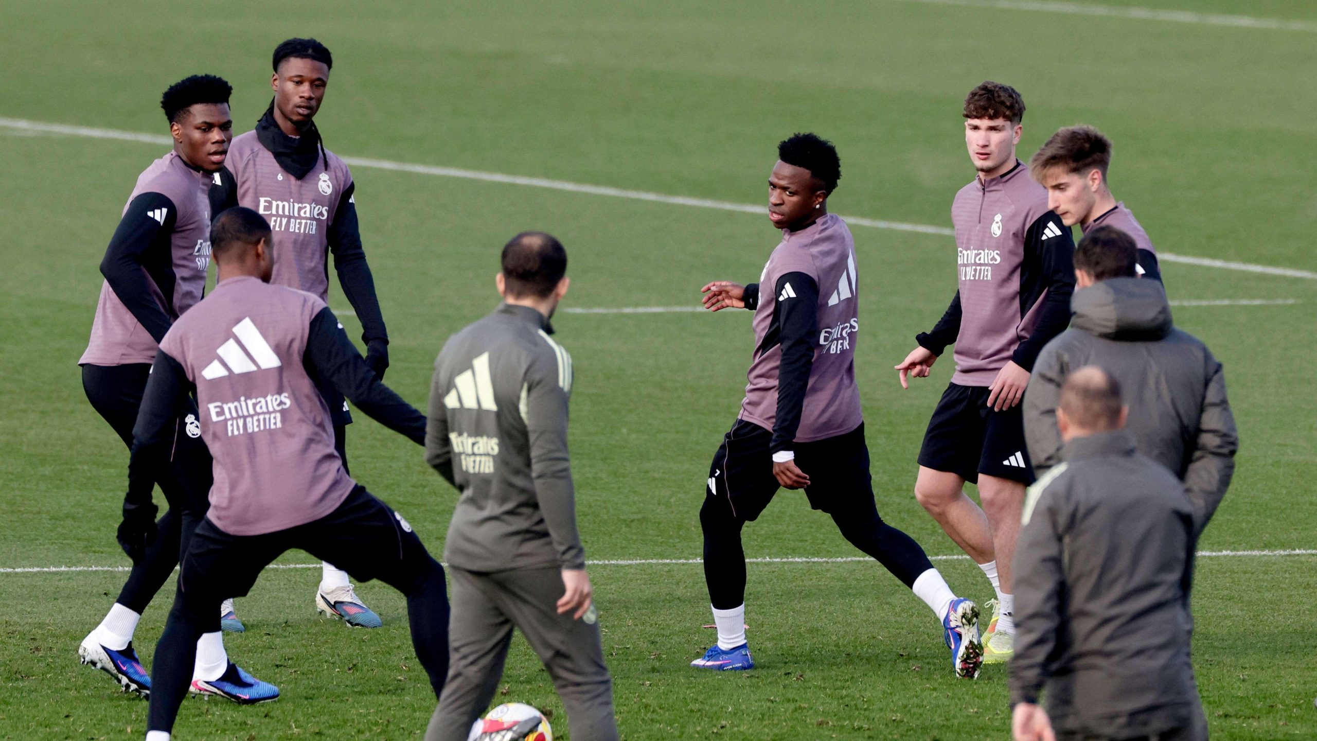 صدمة ملكية في معركة ‘الوريث’: فالنسيا يخطف ديفيد ألبيلدا جونيور من أنياب ريال مدريد