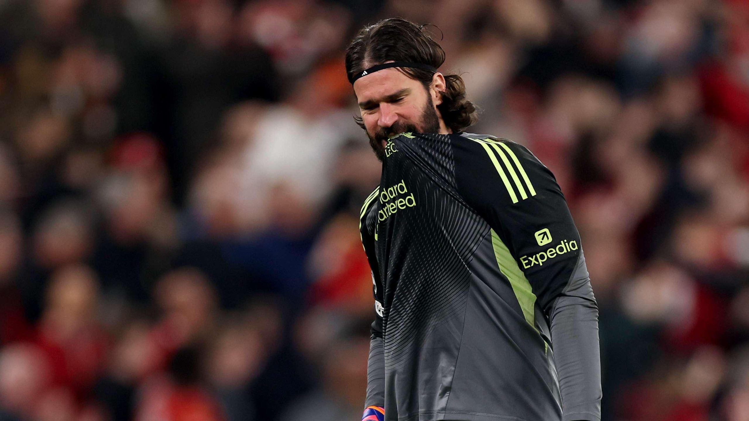 صدمة أليسون بيكر تفتح أبواب المجد لحارس النصر بينتو مع كتيبة أنشيلوتي البرازيلية