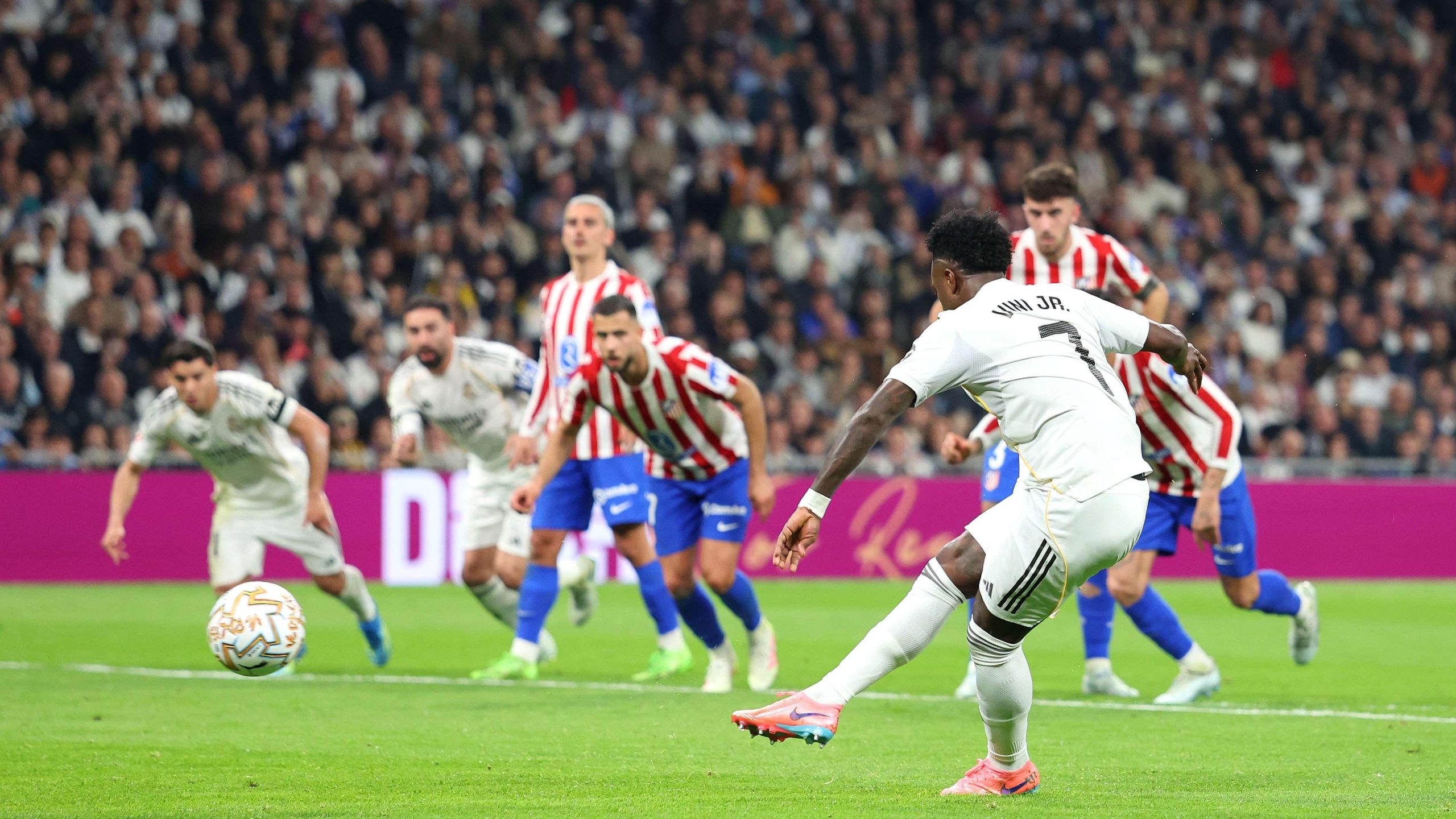 النقطة البيضاء تُحدد المصير: كيف قادت ركلات الجزاء ريال مدريد نحو قمة أوروبا؟