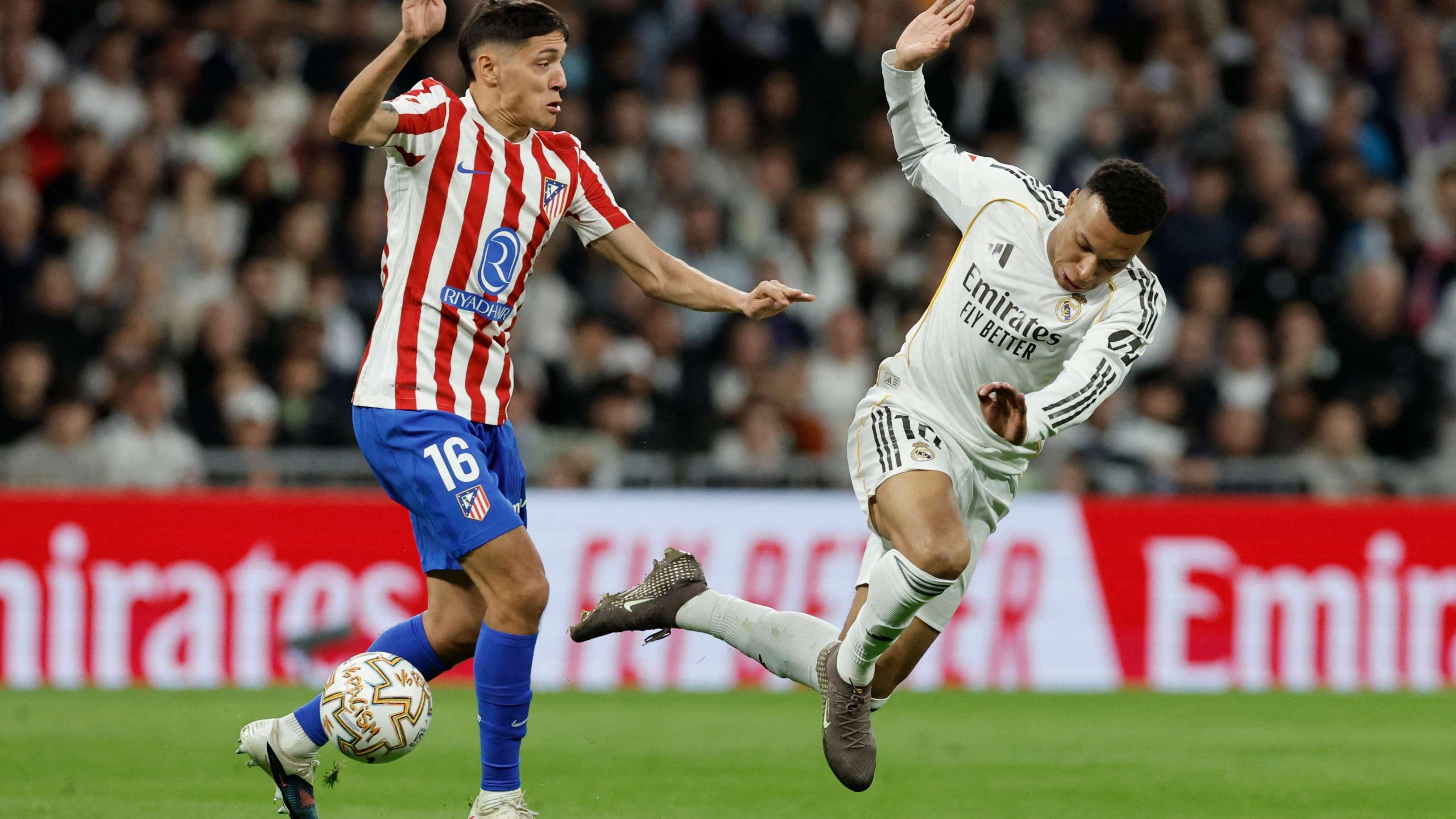 عاصفة ‘الخائف’ مبابي: قرارات أربيلوا الجريئة تثير جدلاً بعد ديربي مدريد المثير