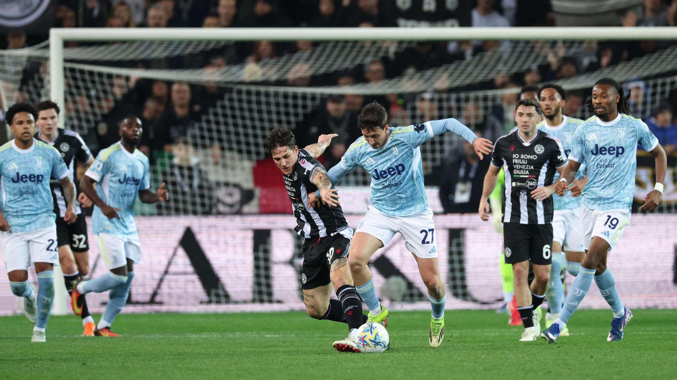 برشلونة يرمي شباكه على جوهرة يوفنتوس الإيطالية: كامبياسو في دائرة الاهتمام الكتالوني!