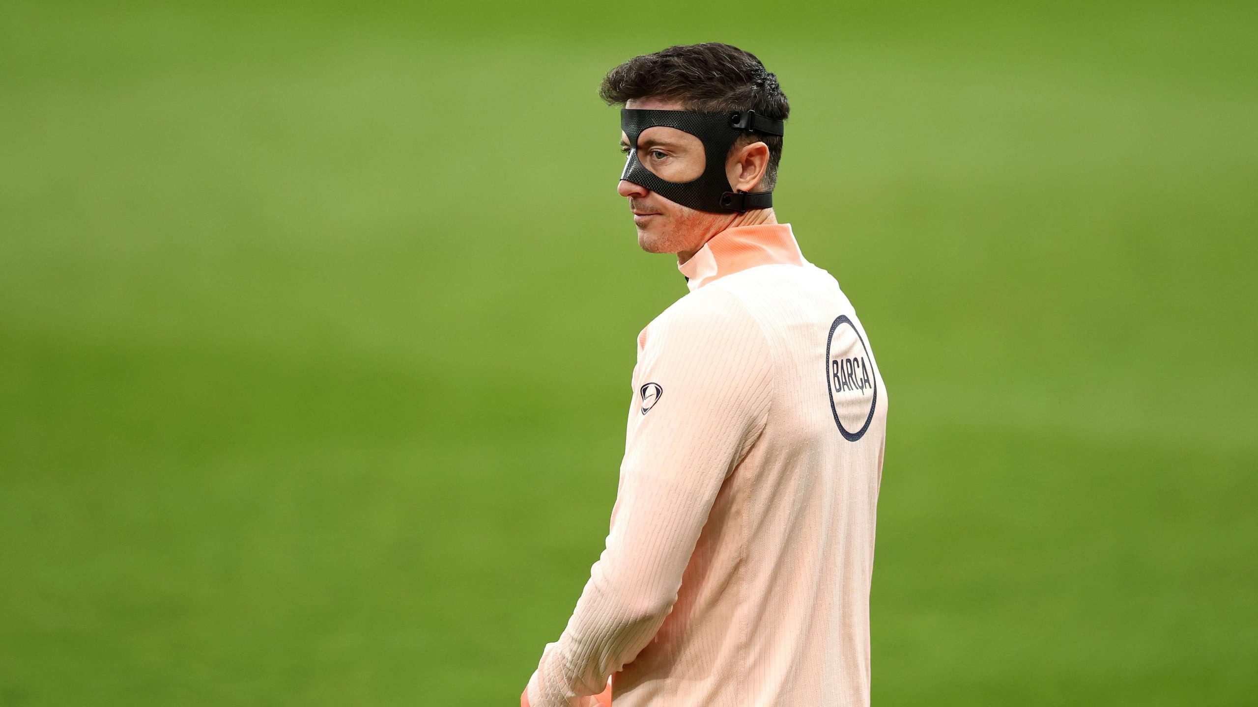 تحول مفاجئ: مستقبل ليفاندوفسكي في الكامب نو يتبدل مع اقتراب نهاية عقده