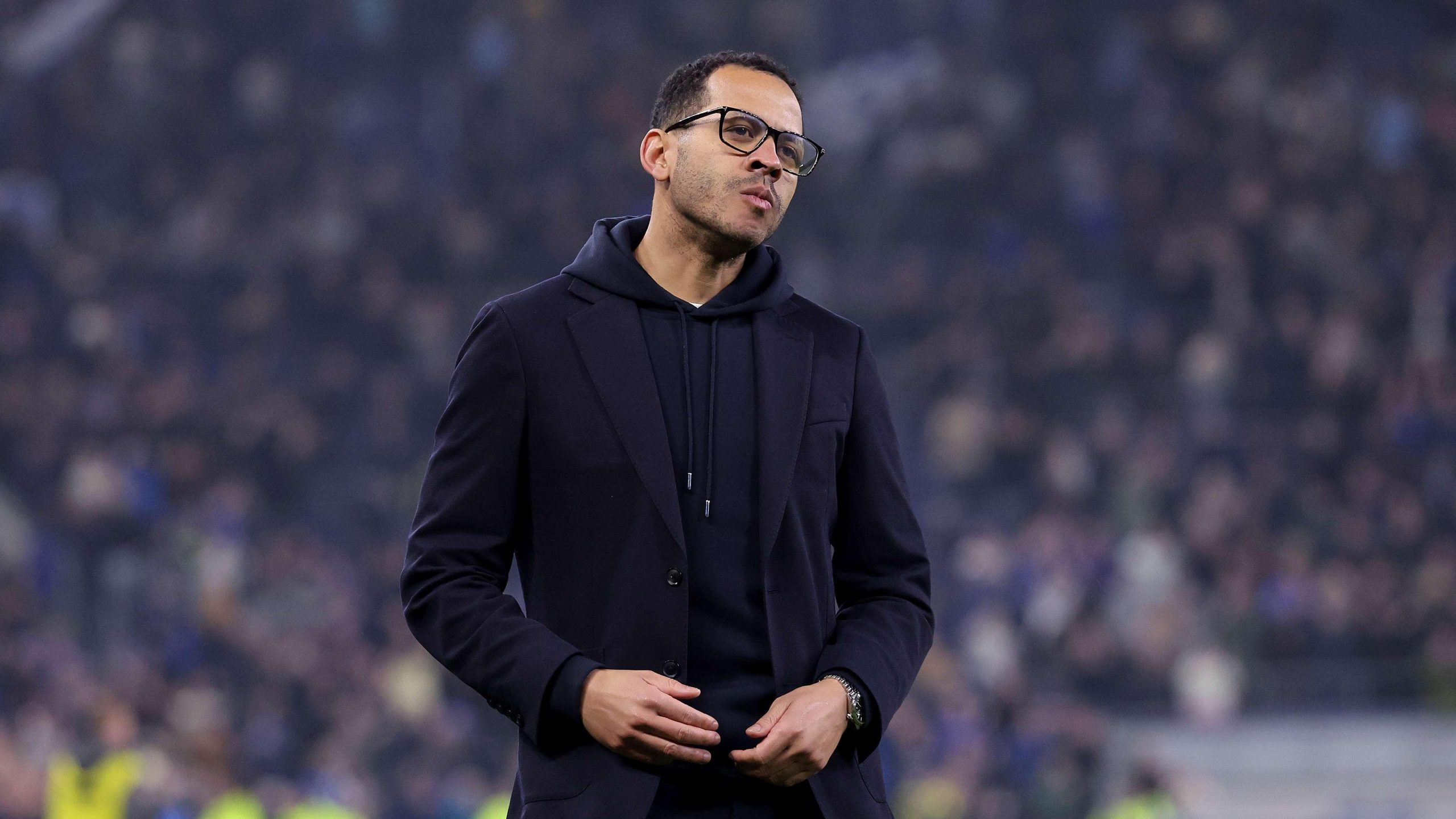 مفاجأة كبرى: تشيلسي يكسر القاعدة ويحسم مصير ليام روسينيور على المدى الطويل