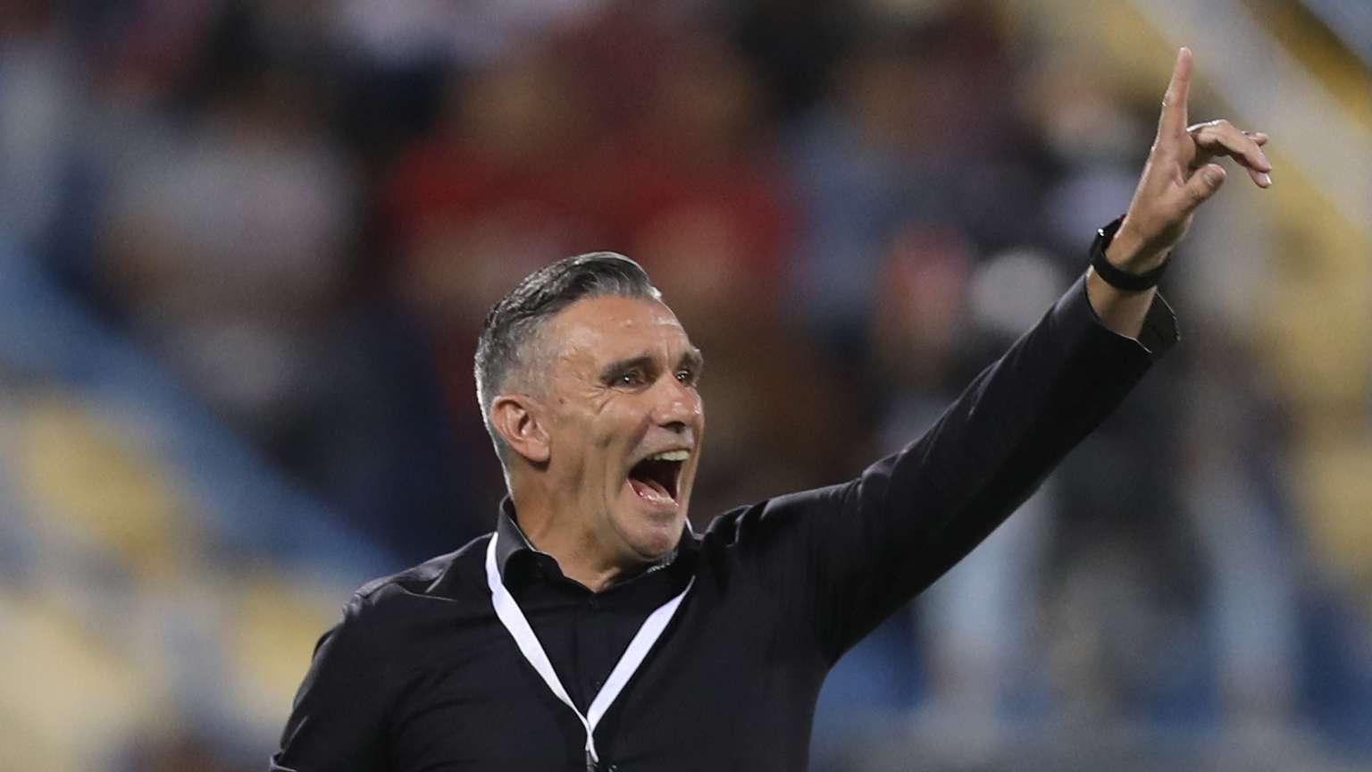 باتريس كارتيرون يعود لقيادة الوداد الرياضي: ‘ثنائية القطبين’ تتجدد في المغرب