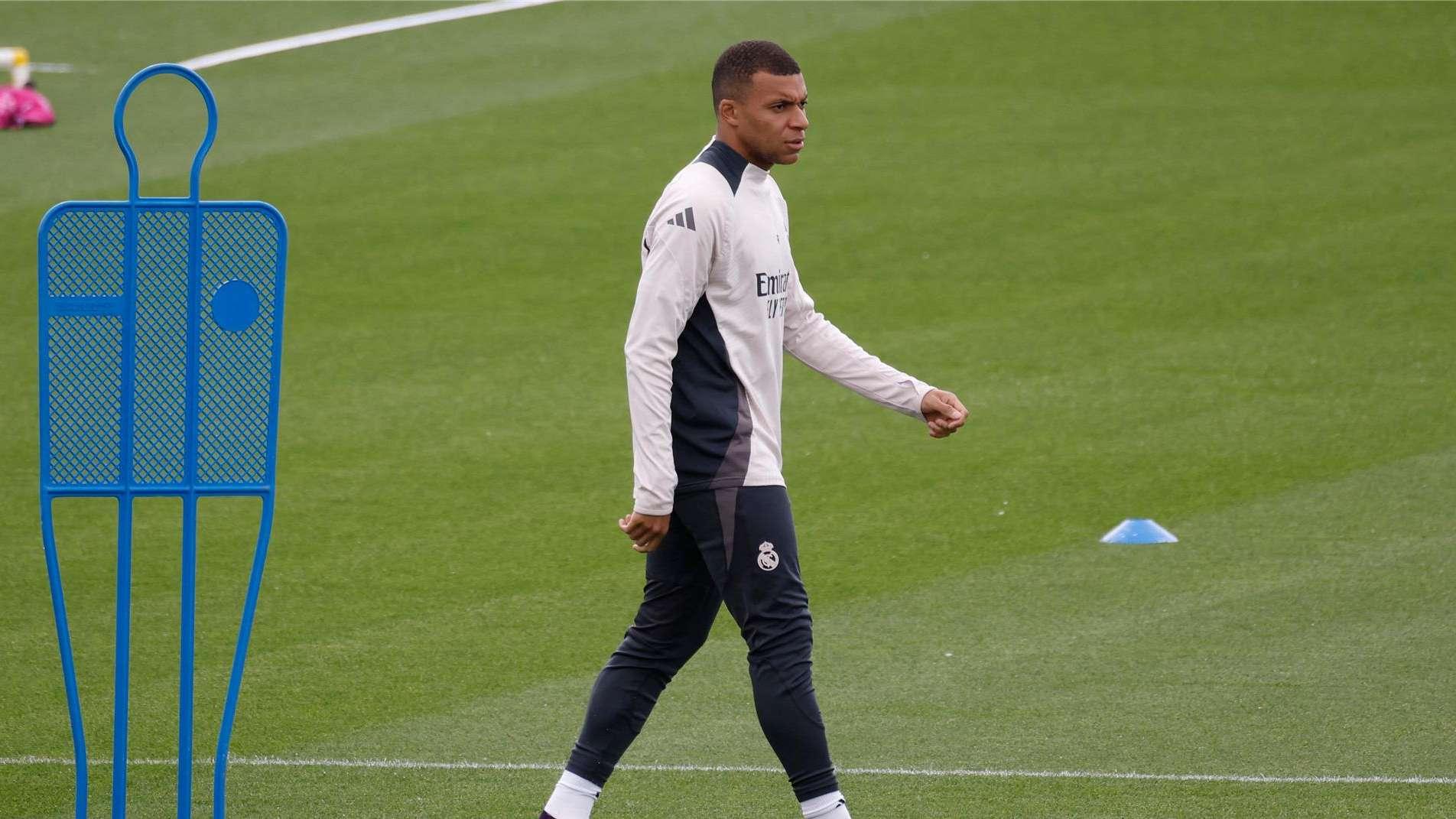 مفجر ‘فضيحة الركبة’ يصر: هل كذب مبابي بشأن إصابته؟