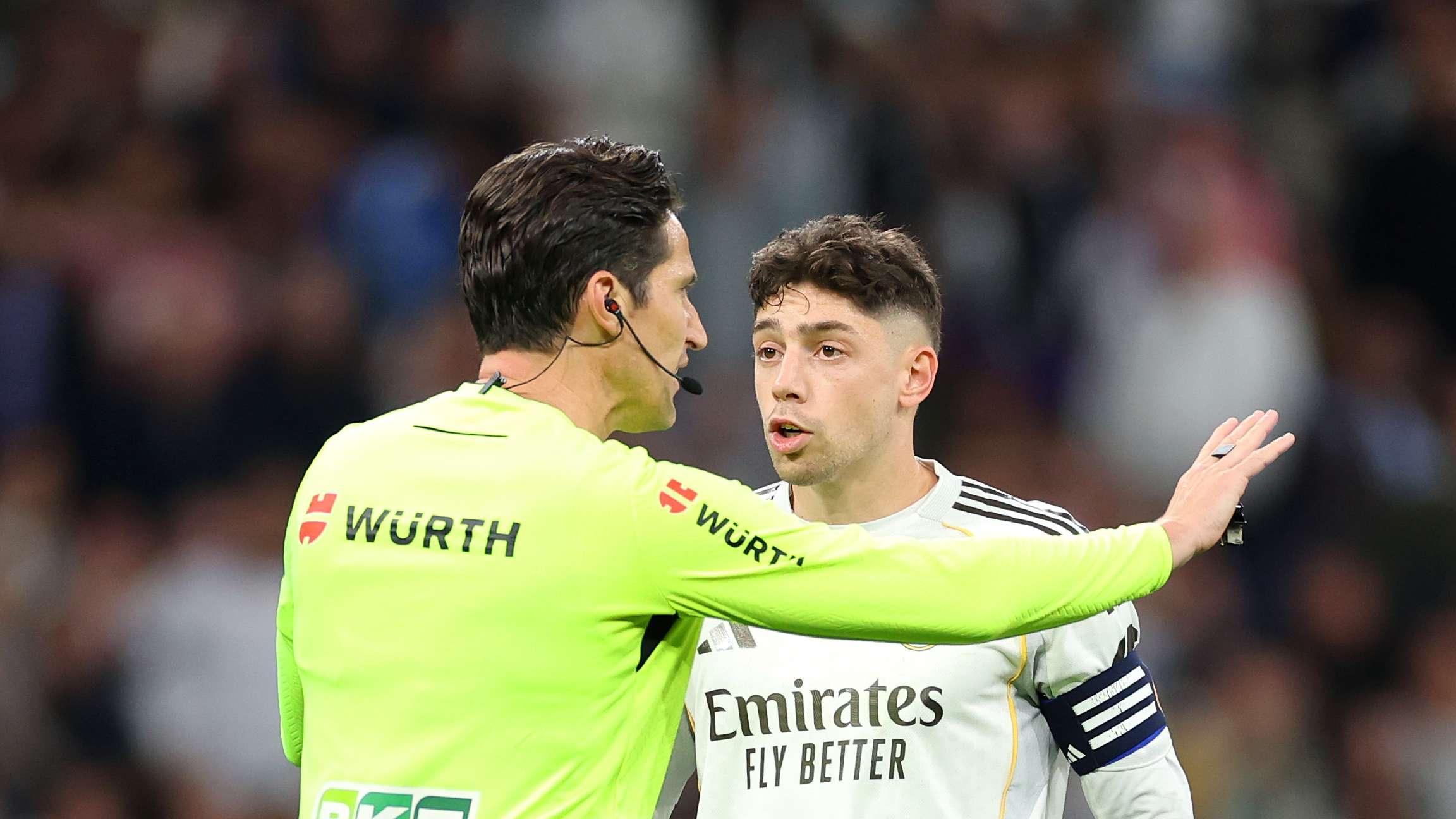 اتهامات بازدواجية المعايير: خبير تحكيمي يفجر جدلاً حول عقوبة فالفيردي وإيقاف ‘الانضباط’ الإسبانية