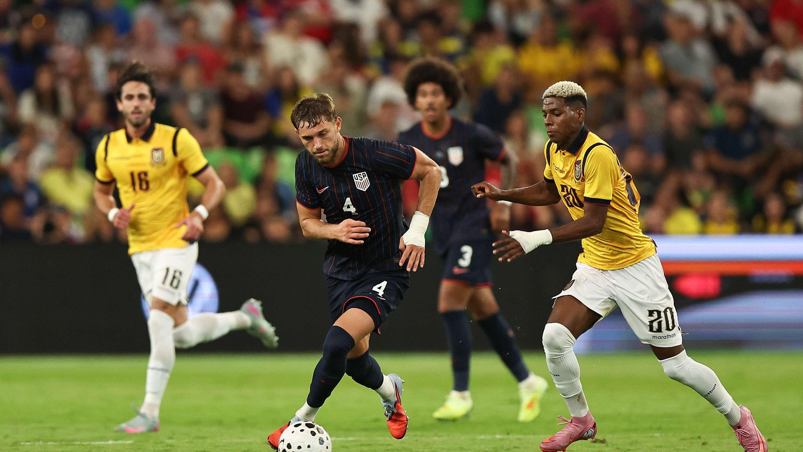 نجوم البريميرليج يزينون تشكيلة الإكوادور المتوقعة لموقعة المغرب الودية