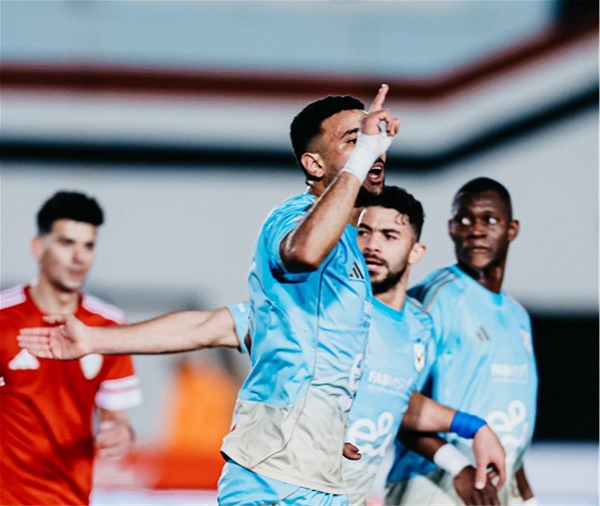 صدمة في الدوري: تحليل عميق لتداعيات هزيمة الأهلي أمام طلائع الجيش وخسارة نقاط حاسمة