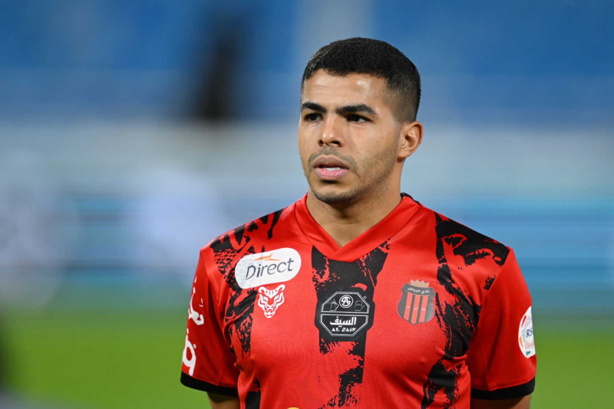 الأسطورة يحيى الشهري: رحلة أيقونة كرة القدم السعودية نحو الرقم القياسي كعميد لاعبي الدوري