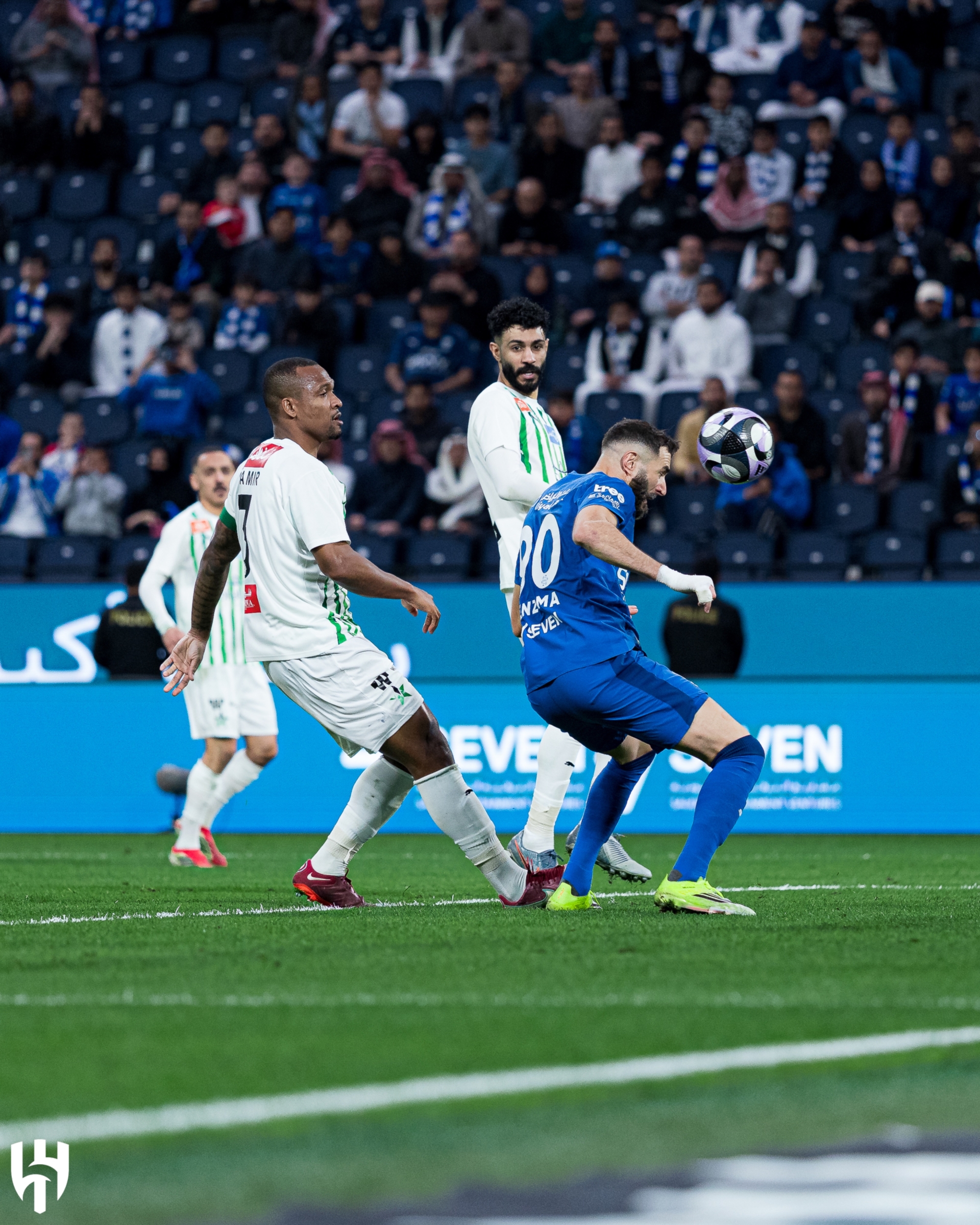 هيمنة جوية للزعيم: الهلال يتصدر قائمة الأهداف الرأسية في دوري روشن للمحترفين