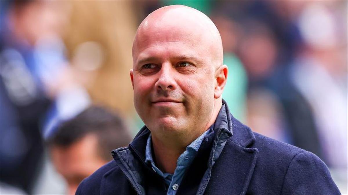 آرني سلوت يشدد: ليفربول وتوتنهام.. مفتاح تجاوز تحديات نهاية الموسم والقتال على أوروبا