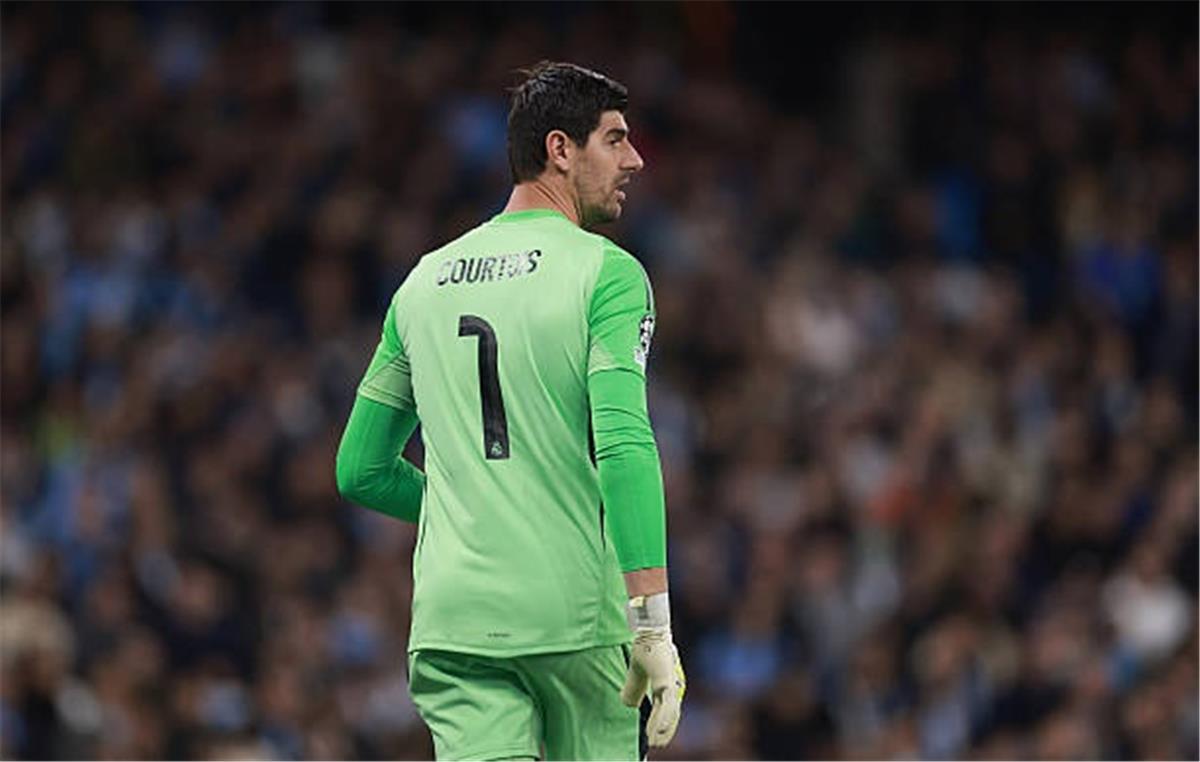 ريال مدريد يؤكد تفاصيل إصابة كورتوا ومدة غيابه: ضربة موجعة قبل مواجهات حاسمة