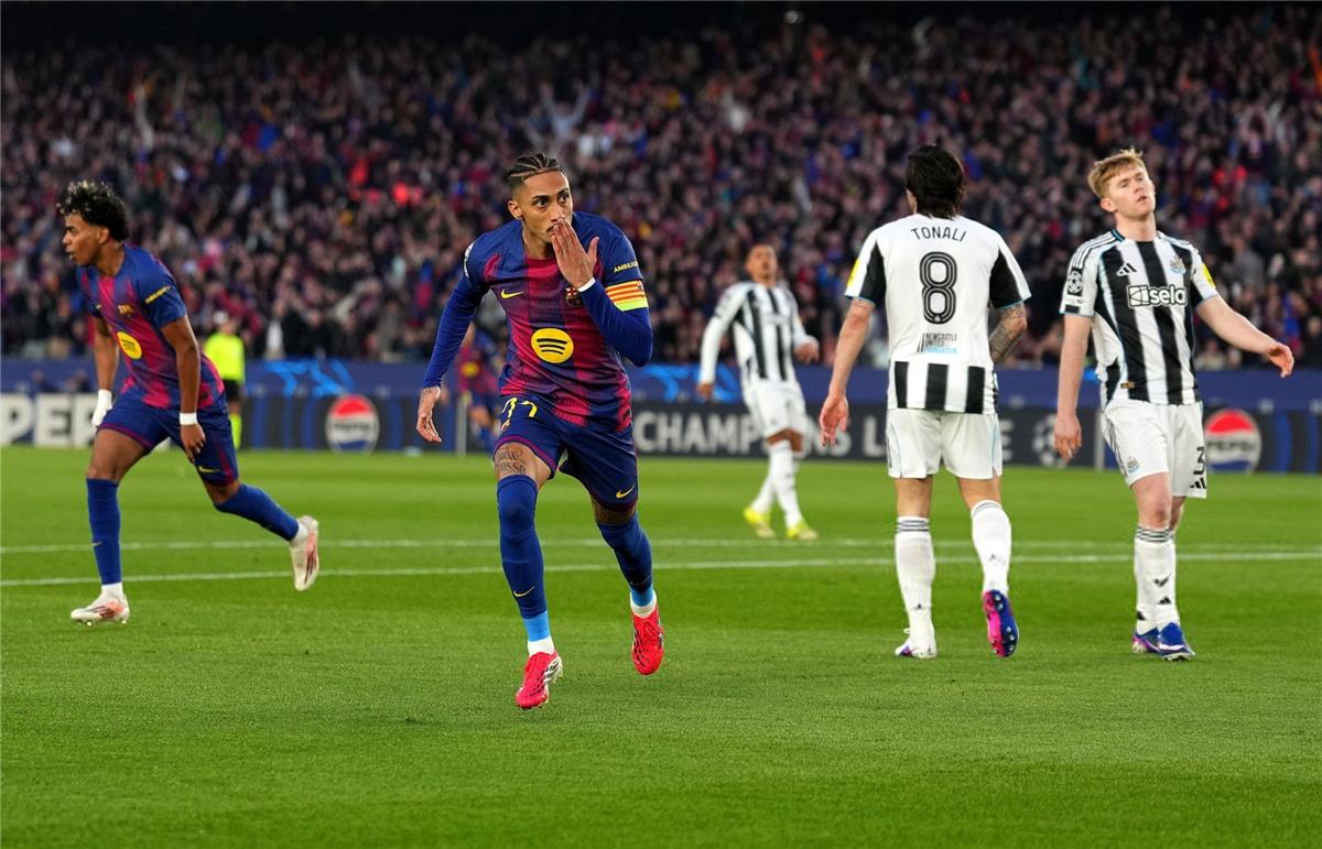 رافينها يكشف عن أحلامه: توقعات اللاعب البرازيلي لنهائيات دوري الأبطال وكأس العالم