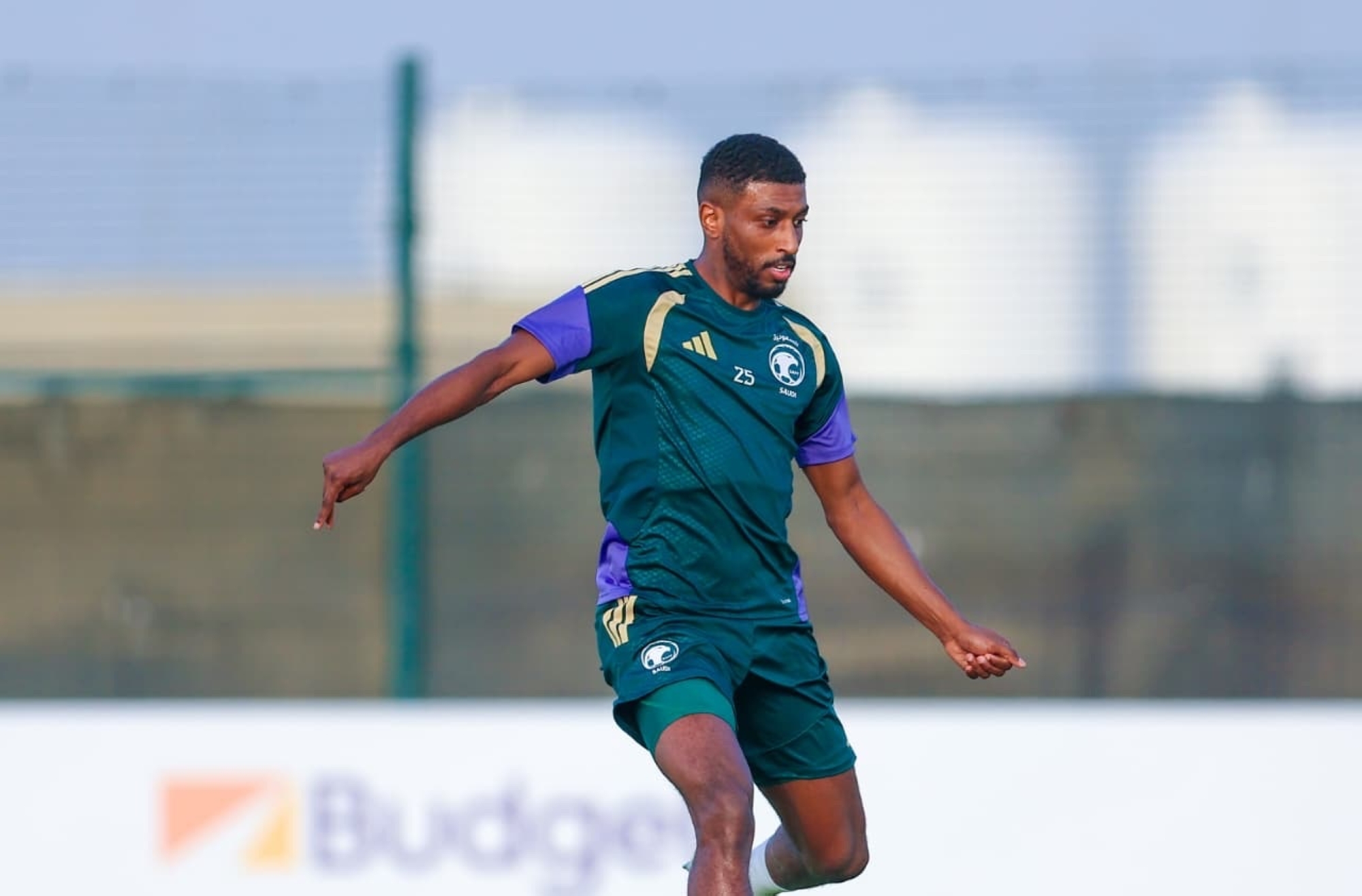 الأخضر الشاب يواصل صقل المواهب: استعدادات المنتخب السعودي B لكأس العالم 2026 في جدة تتصاعد