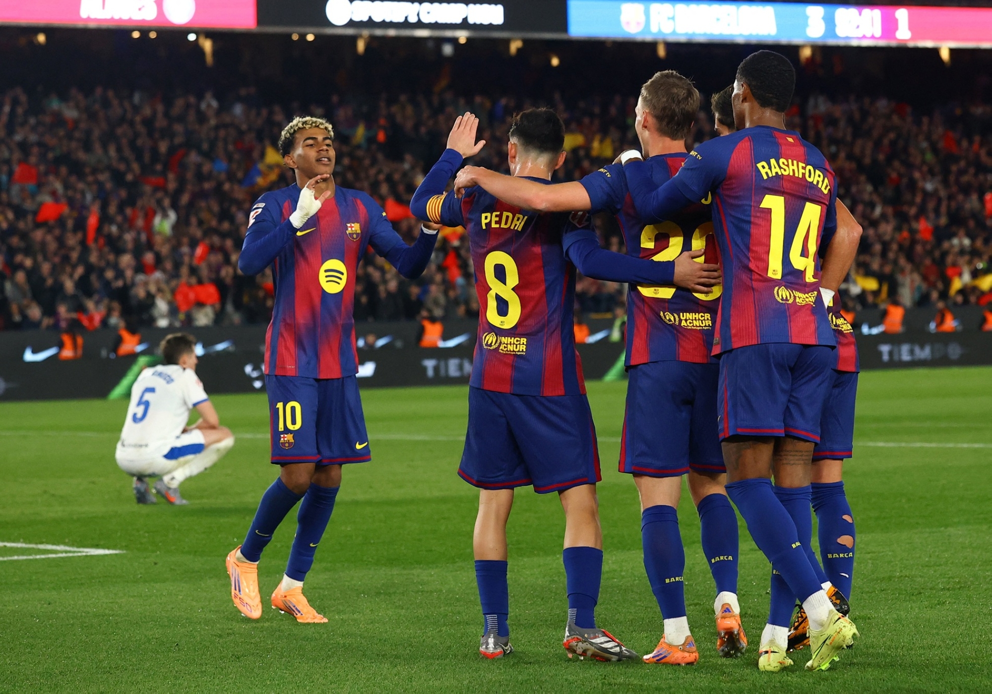 مستقبل كاسادو يتأرجح: عرض دوري روشن السعودي يضع لاعب برشلونة الشاب أمام مفترق طرق