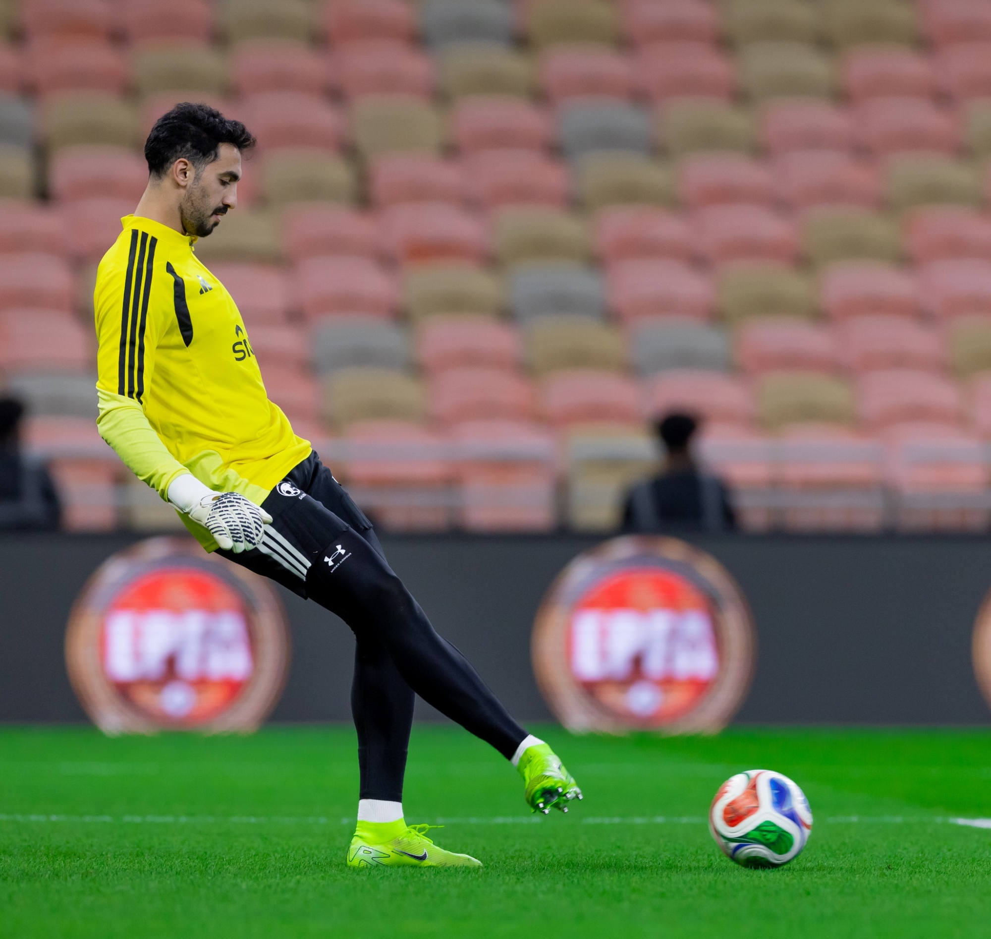 الدعيع يكشف سر التفوق: لماذا تُعد **أهمية التنافس بين حراس المرمى السعوديين** مفتاحًا لنجاح الأخضر؟