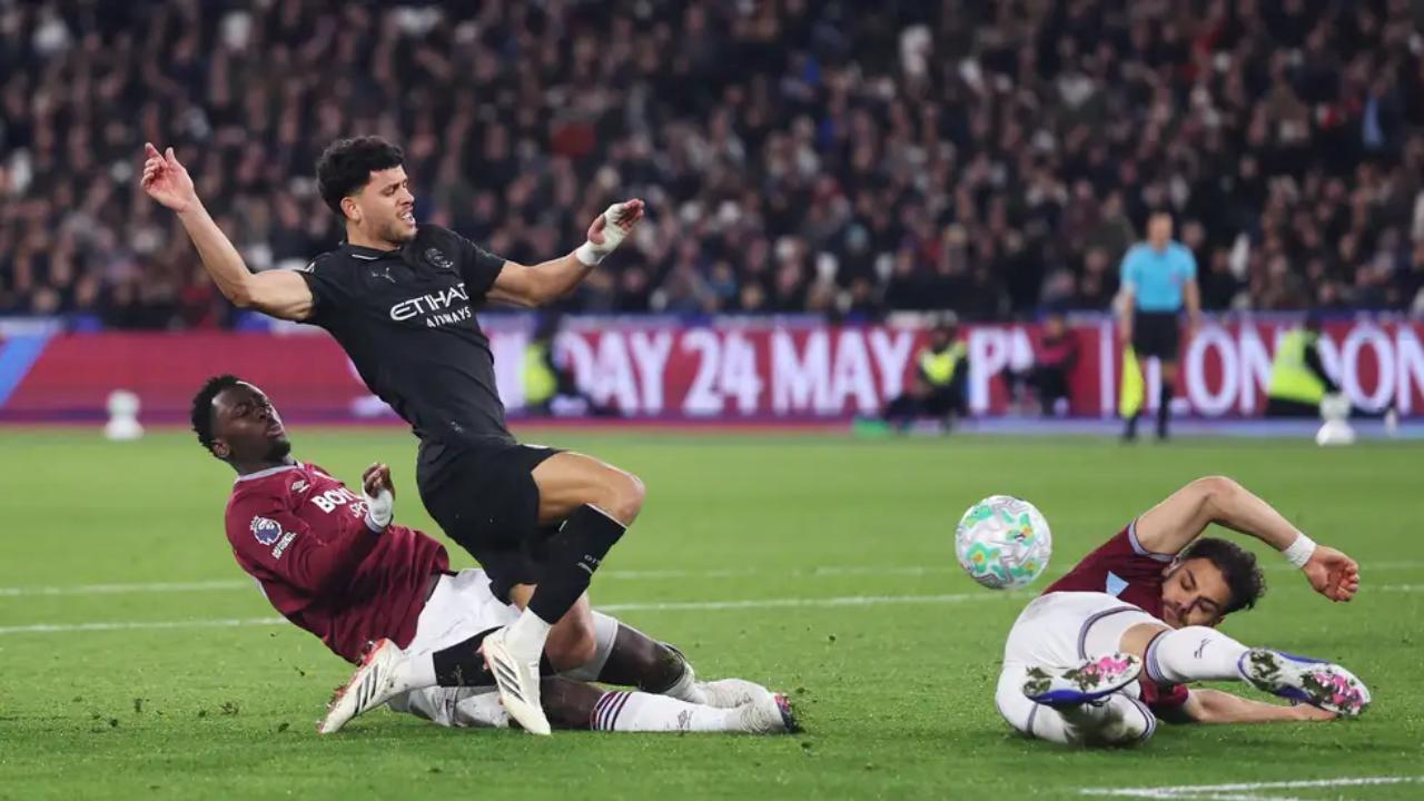 ملخص مباراة مانشستر سيتي ضد وست هام: السيتي يترنح، وأحلام البريميرليج تتبخر في لندن!