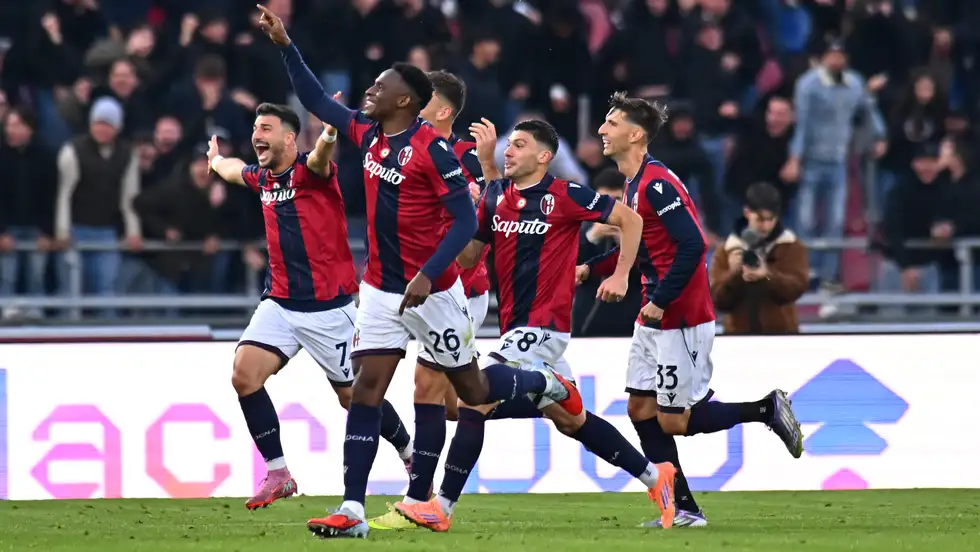 هل يتخلى برشلونة عن باستوني ويتجه لـ “صخرة كولومبيا” لإنقاذ الميركاتو؟