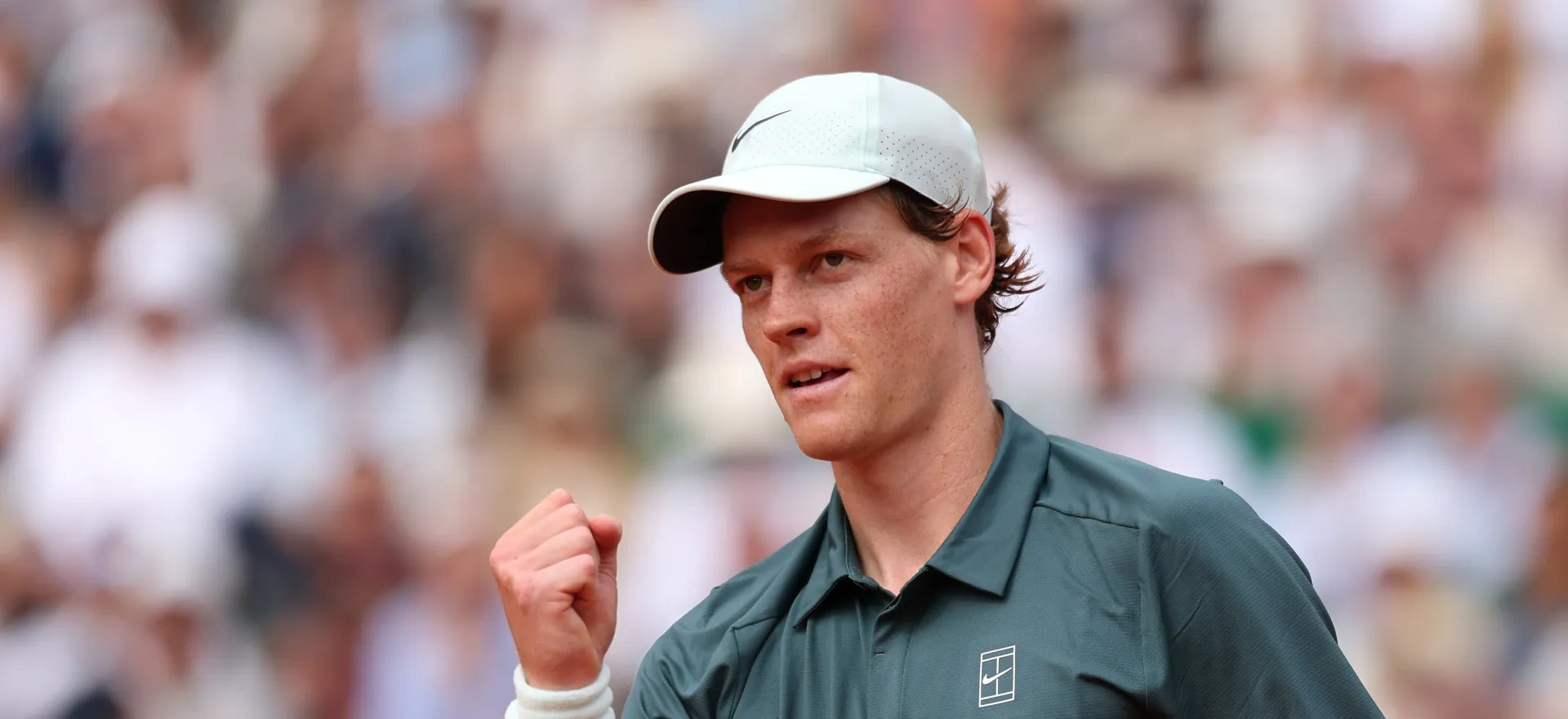 يانيك سينر “يخلع” ألكاراز عن عرش التنس: قصة عودة الملك الإيطالي لصدارة التصنيف العالمي