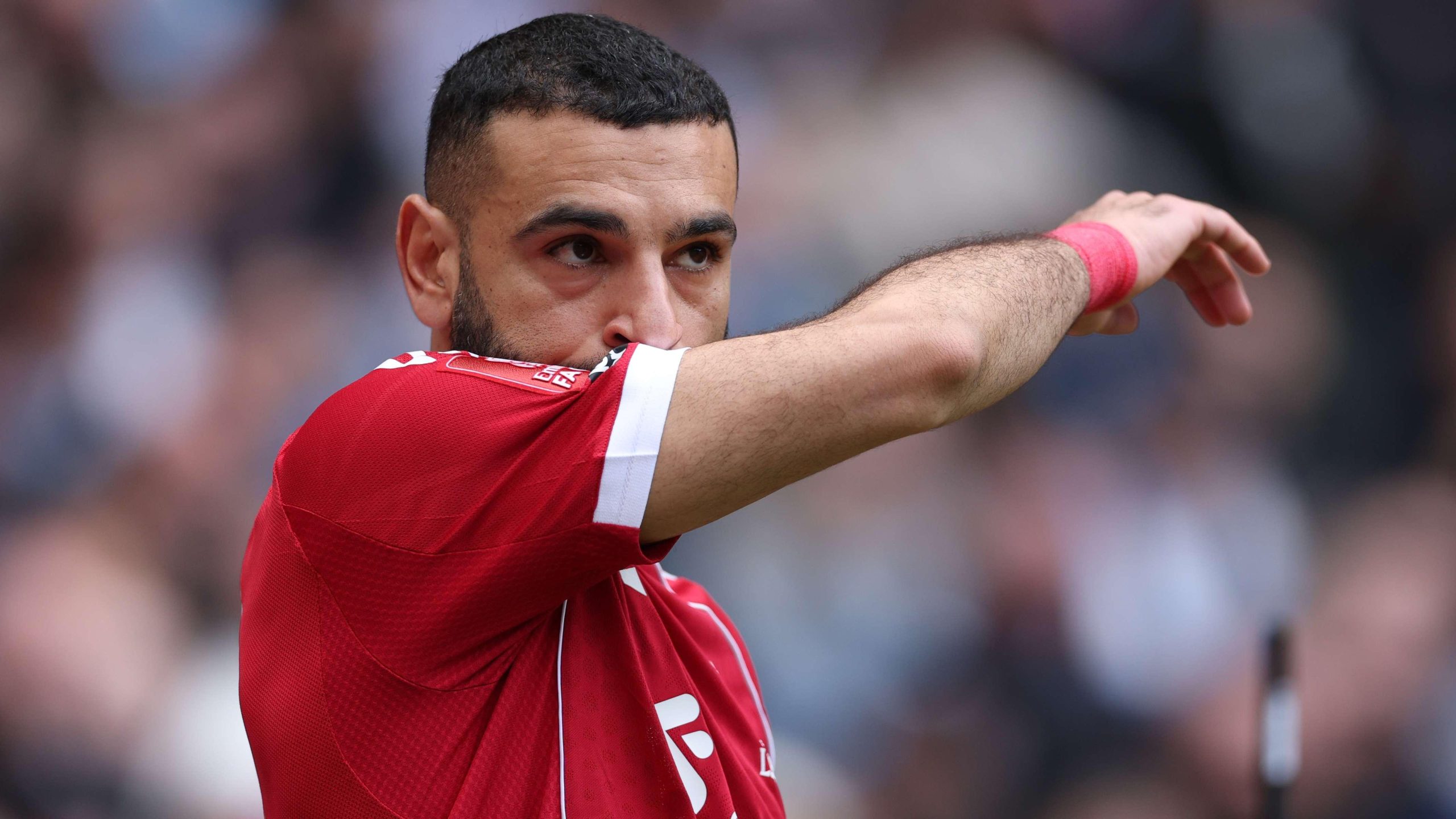 هجوم ناري على محمد صلاح: إعلامي سعودي يصف ‘الفرعون’ بـ ‘المنتهي’ ويشكك في قيمته للدوري السعودي!