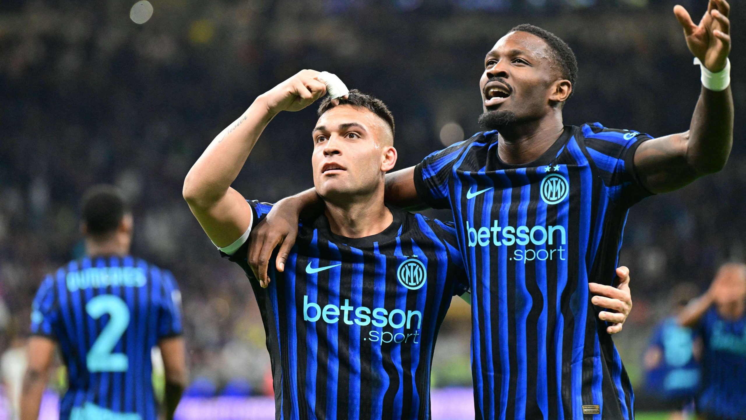 ملخص وأهداف مباراة إنتر ميلان ضد روما وانفجار الصدارة في الجولة 31 من الدوري الإيطالي