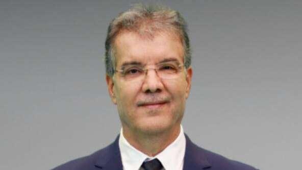 أسطورة تونس طارق ذياب يفجر مفاجأة: مدرب سعودي شاب لقيادة الاتحاد!