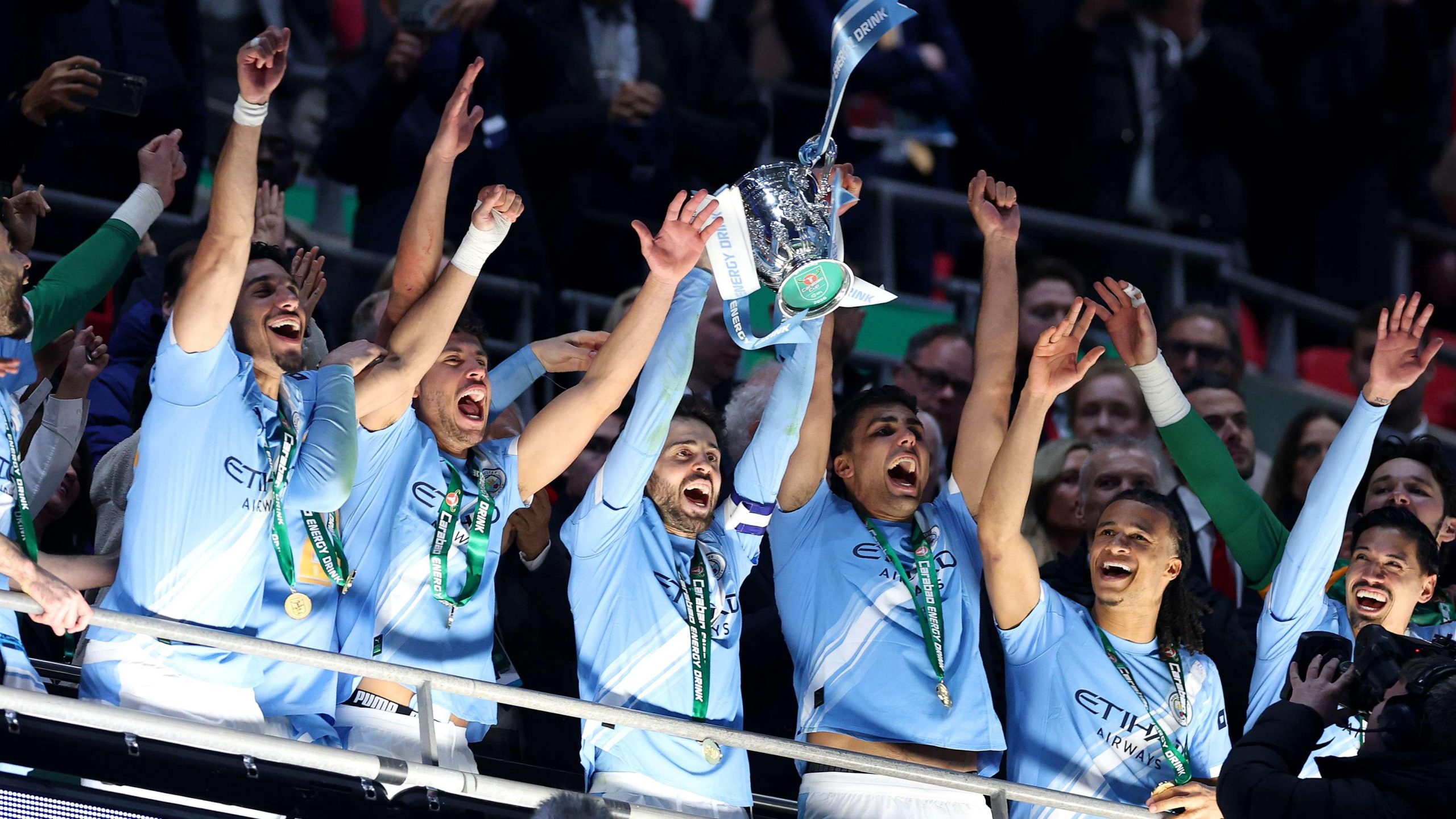 صراع العمالقة في روشن يشتعل: الهلال والنصر يتنافسان على جوهرة مانشستر سيتي