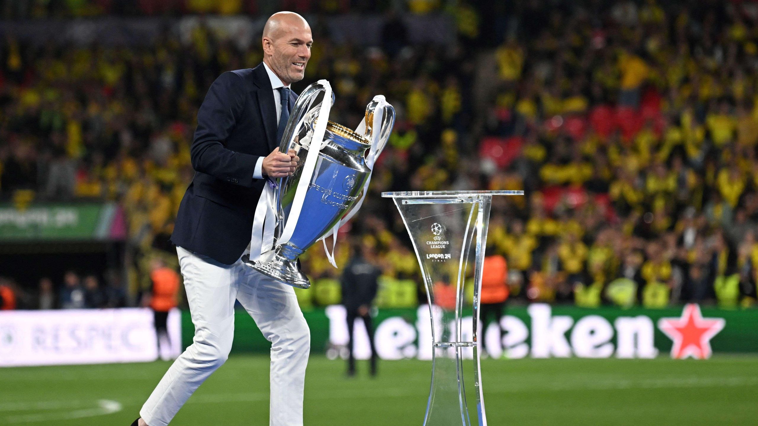 شبح زيدان يطارد ريال مدريد: الموسم الصفري يلوح في الأفق!