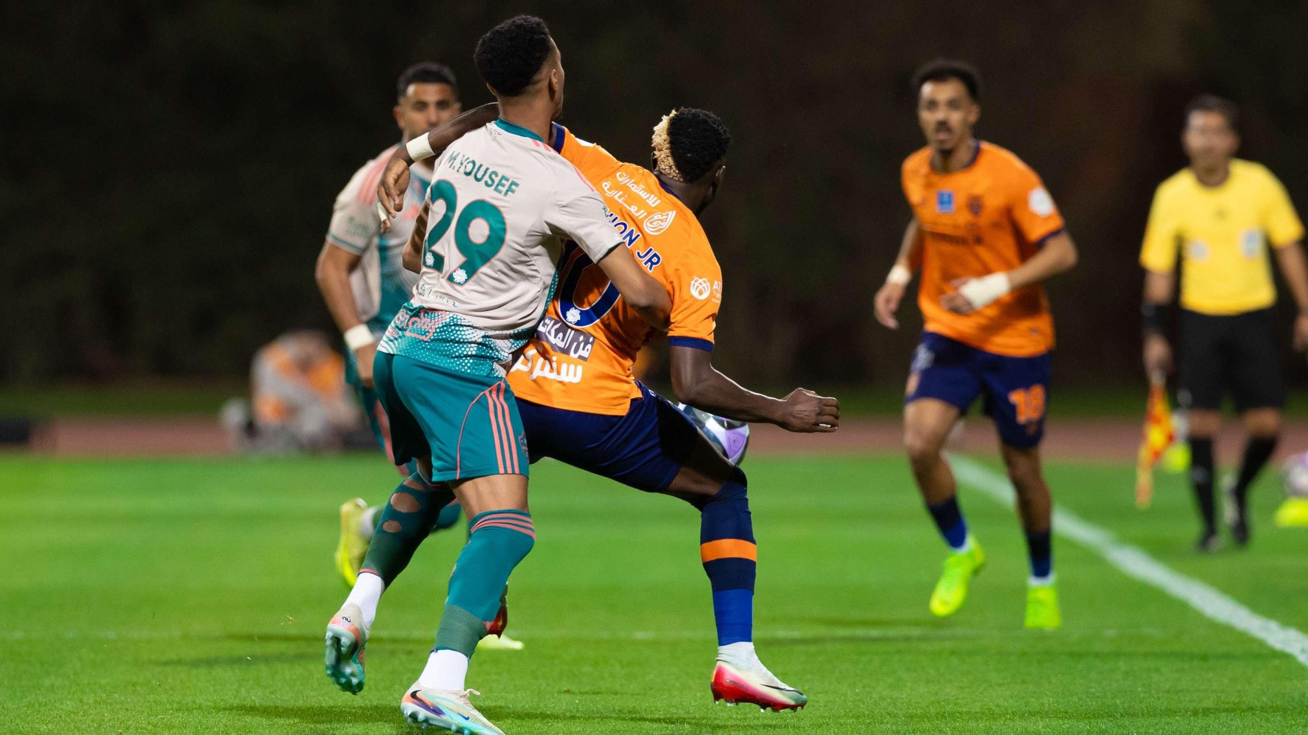 الفيحاء يحبط آمال الأهلي في الصدارة: طريق اللقب يزداد وعورة وتحديات النصر والهلال تتصاعد!