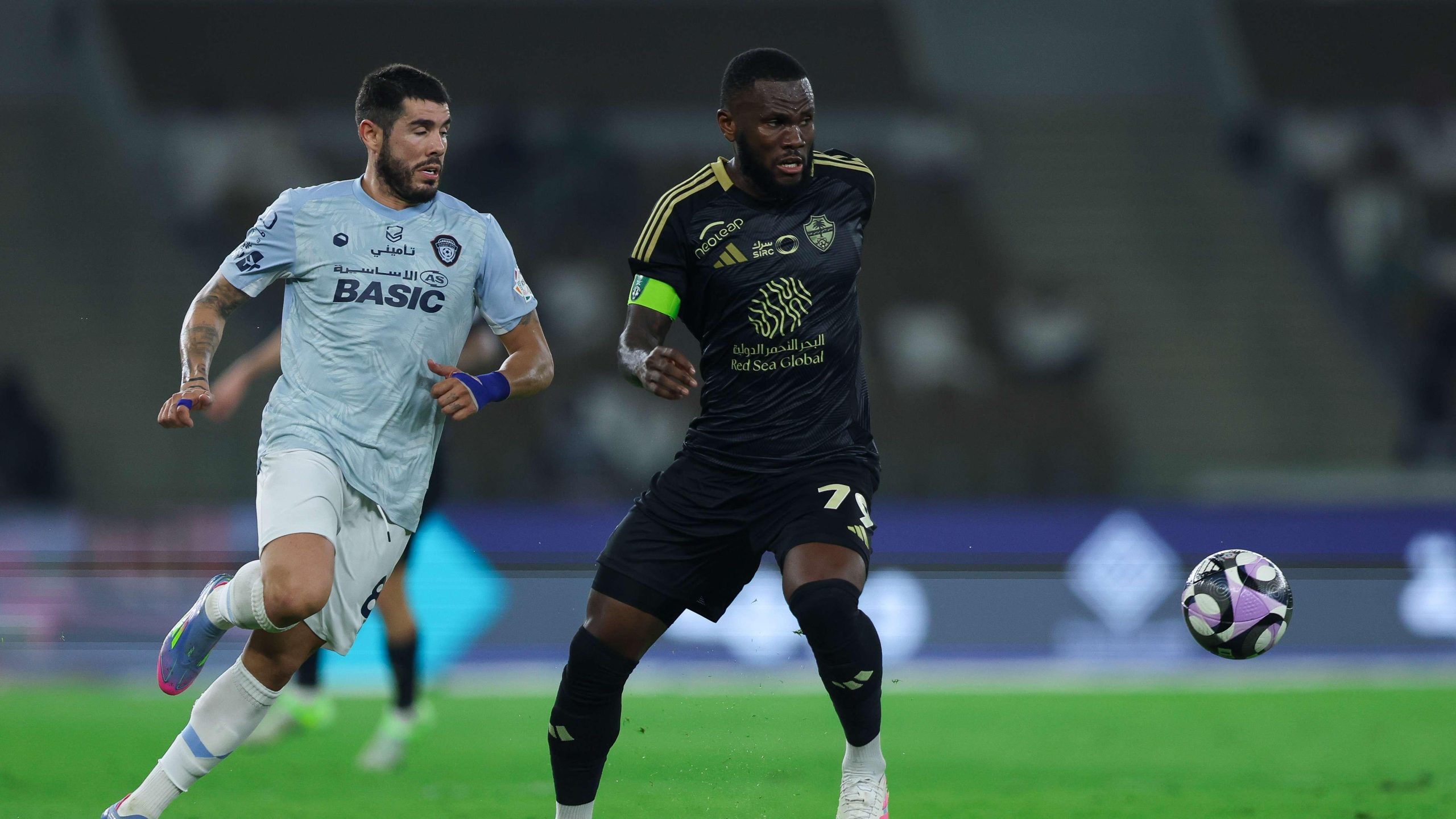 صدمة تحكيمية: حسين عبدالغني يصف ما حدث للأهلي بـ’النحر’ والكارثة!