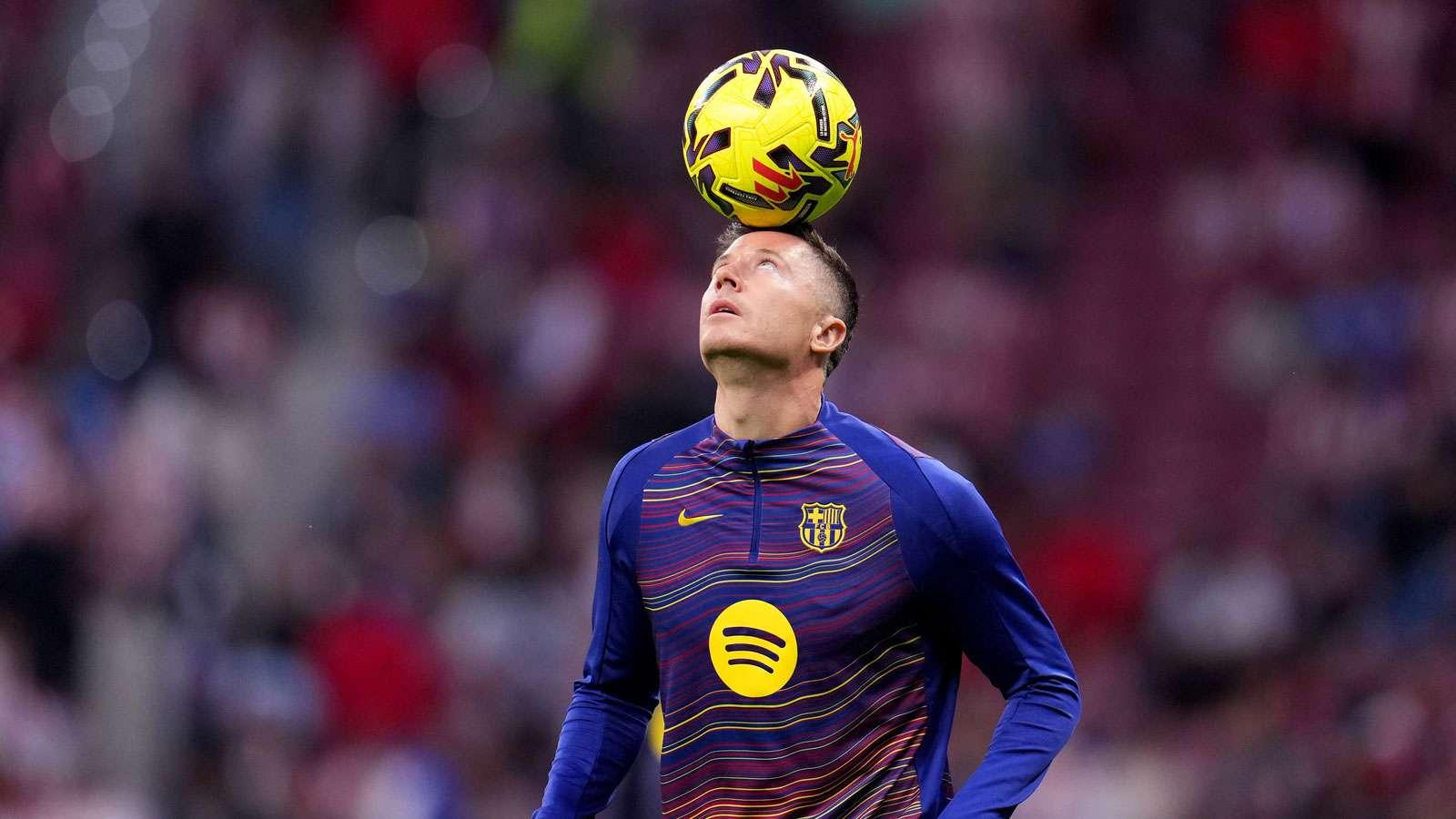 صدمة في ‘كامب نو’: ليفاندوفسكي يفكر جديًا بالرحيل بسبب ‘عدم التقدير’!