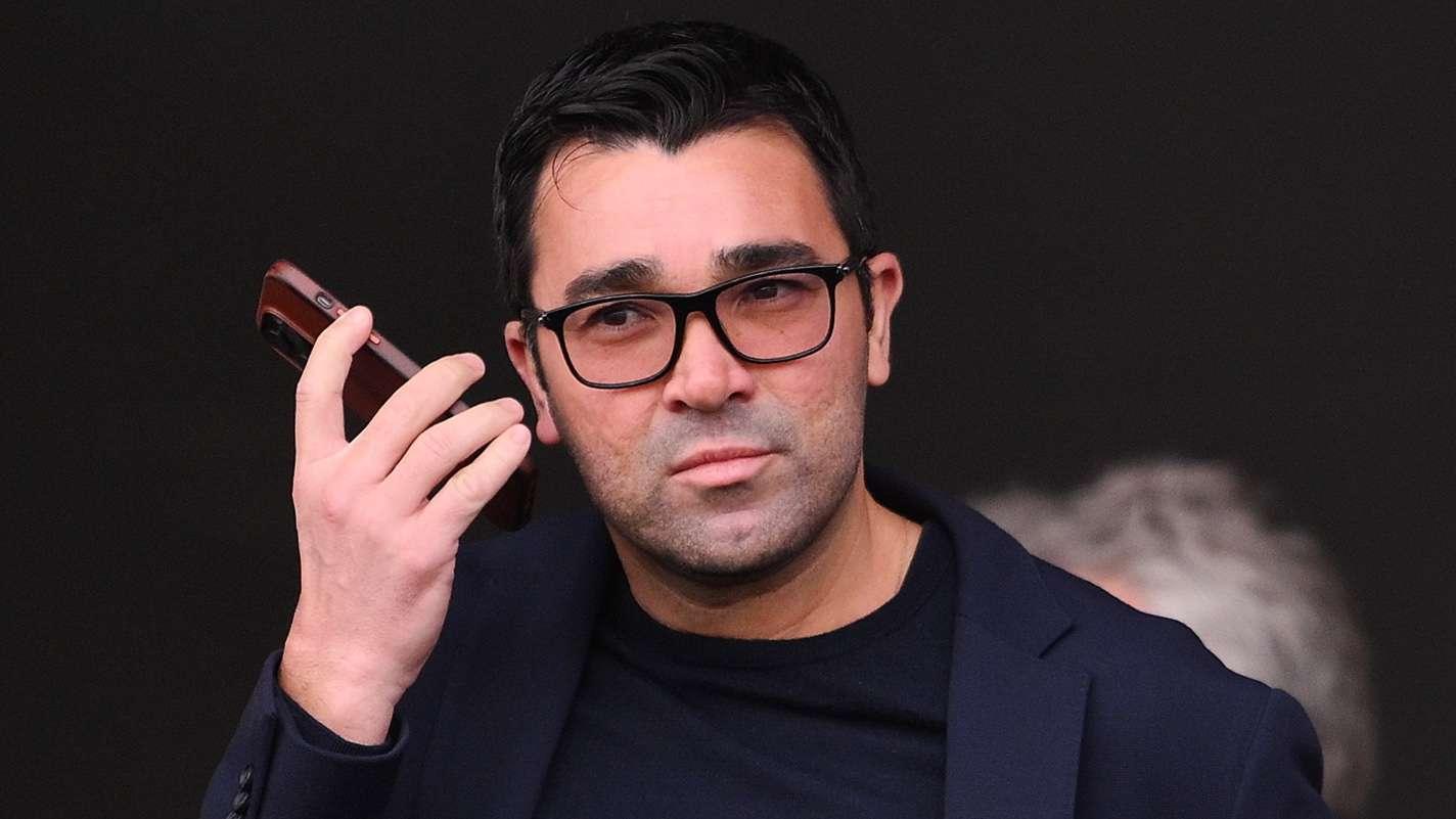 مستقبل غامض: ديكو يلمح لإمكانية مغادرة برشلونة قبل نهاية ولاية لابورتا