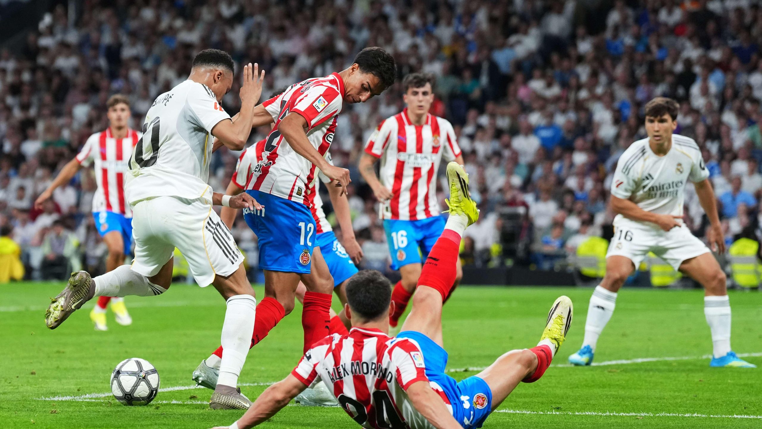 مبابي وركلة الجزاء الضائعة: خبير تحكيمي يكشف خفايا قرار الفار المثير للجدل في ‘البرنابيو