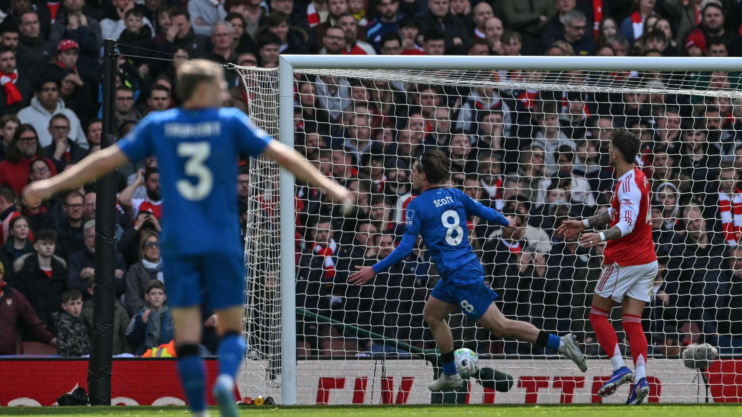 ترتيب الدوري الإنجليزي 2025-2026: زلزال في لندن والميرسيسايد.. آرسنال يسقط وليفربول يعاني!