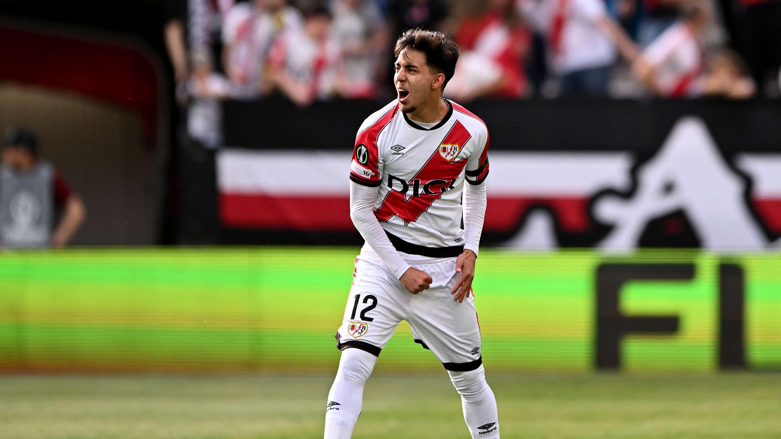 نجم المغرب إلياس أخوماش يشعل فتيل الجدل حول نهائي مونديال 2030.. ويرفض ‘فخ’ الكان!